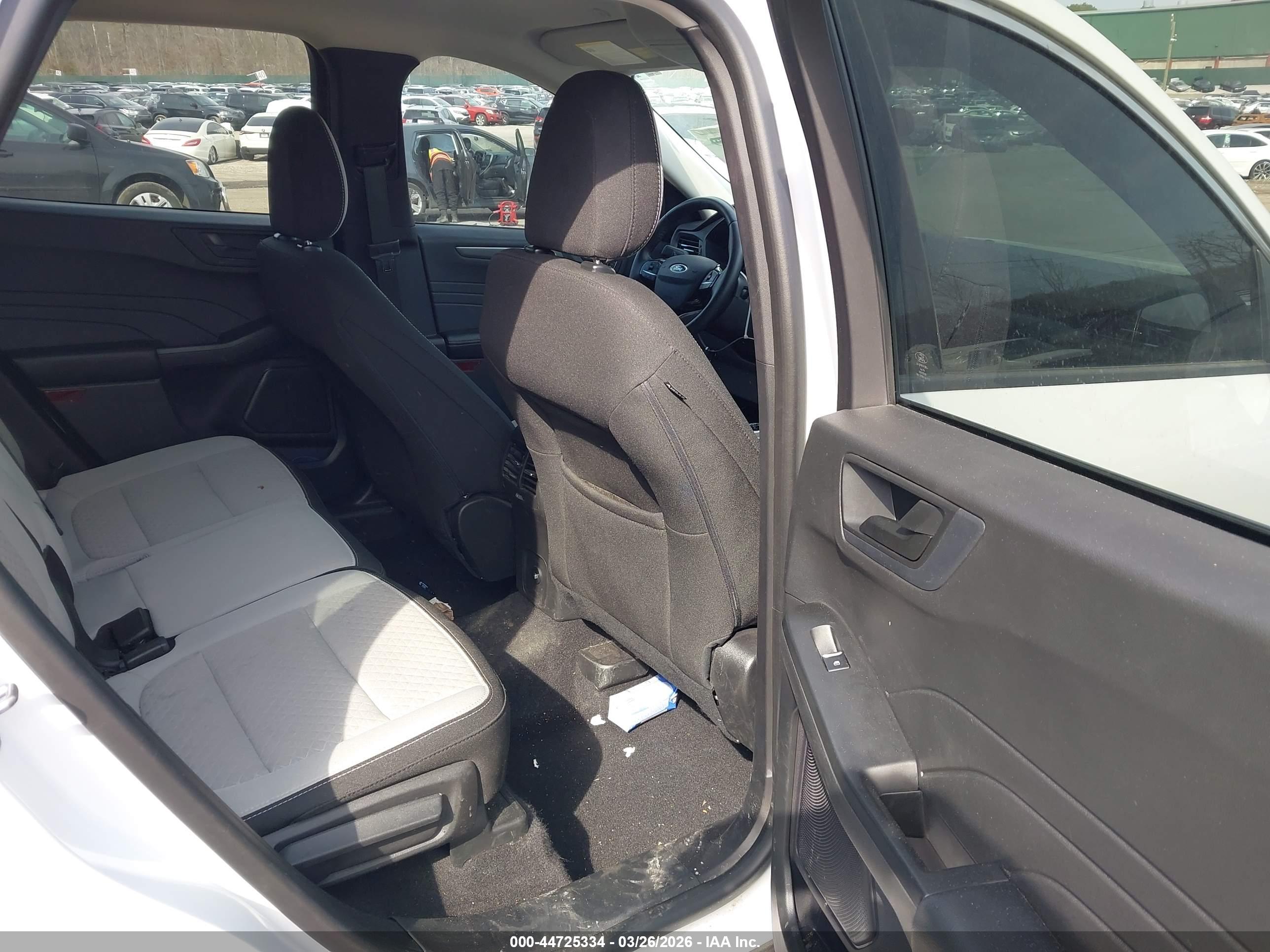 FORD ESCAPE image 8