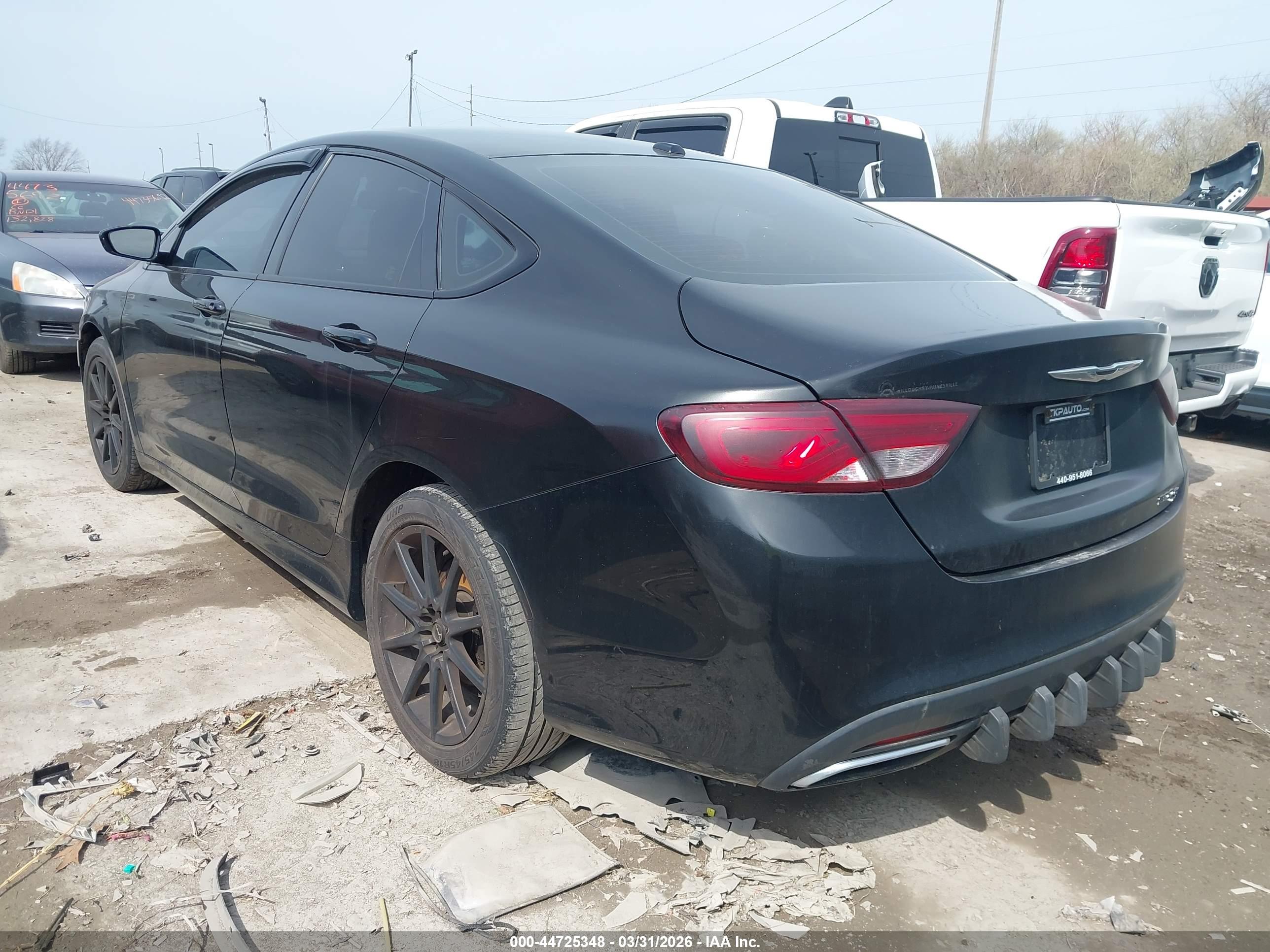CHRYSLER 200 image 3
