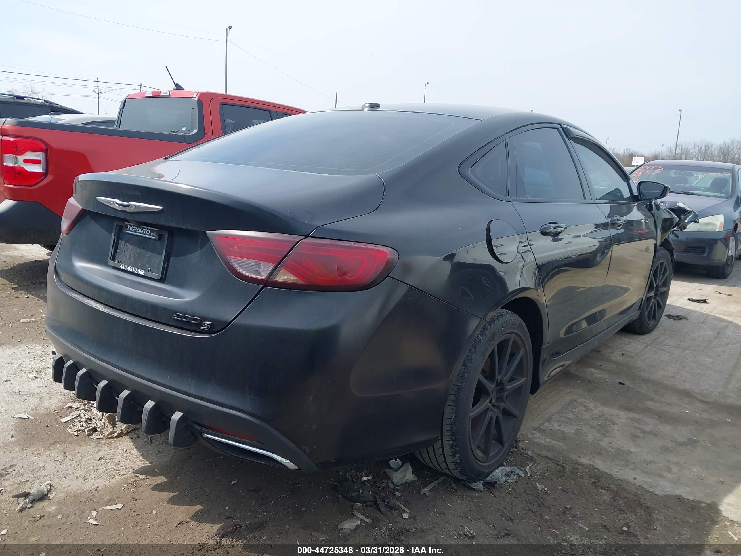 CHRYSLER 200 image 4