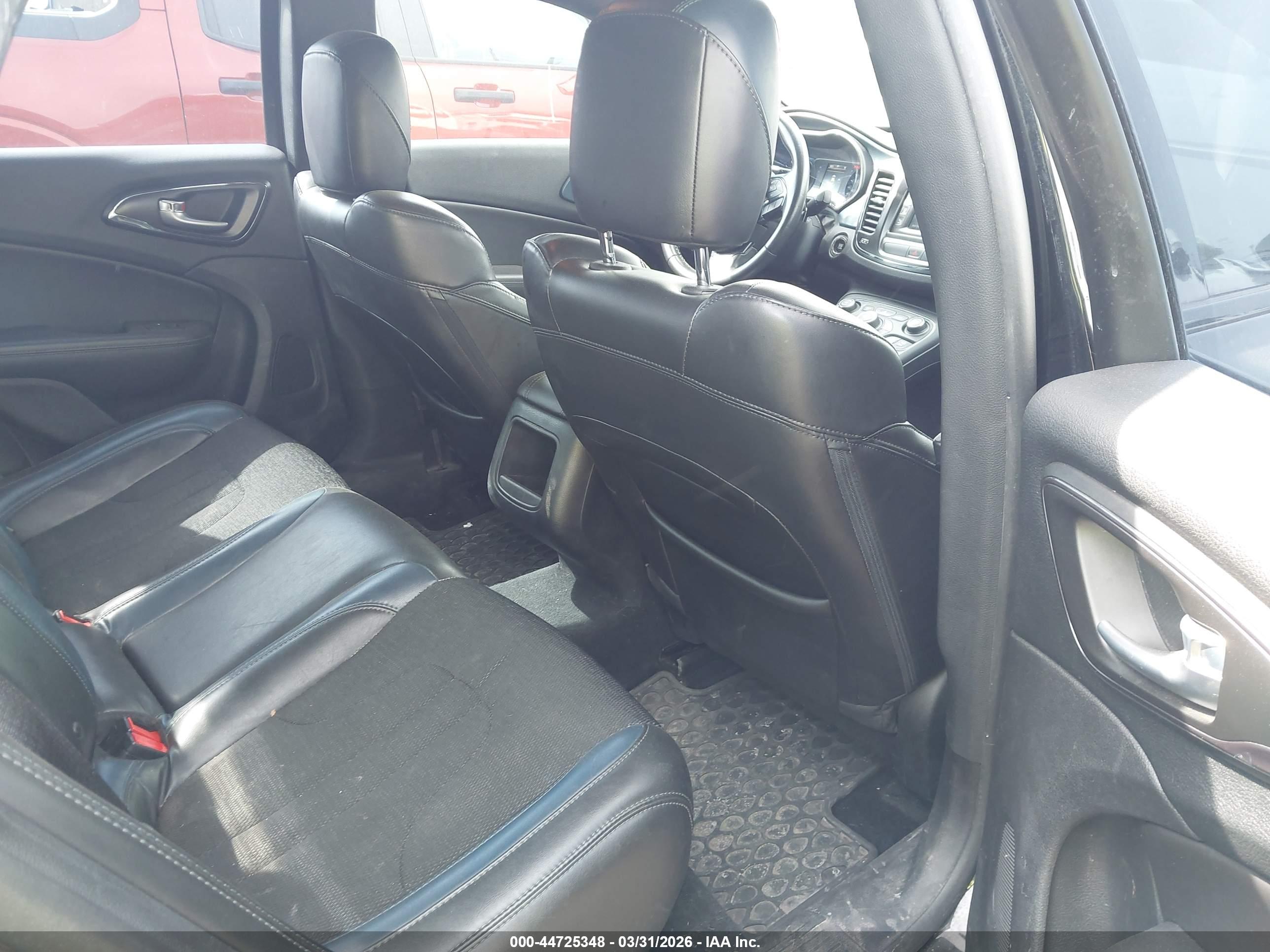 CHRYSLER 200 image 8