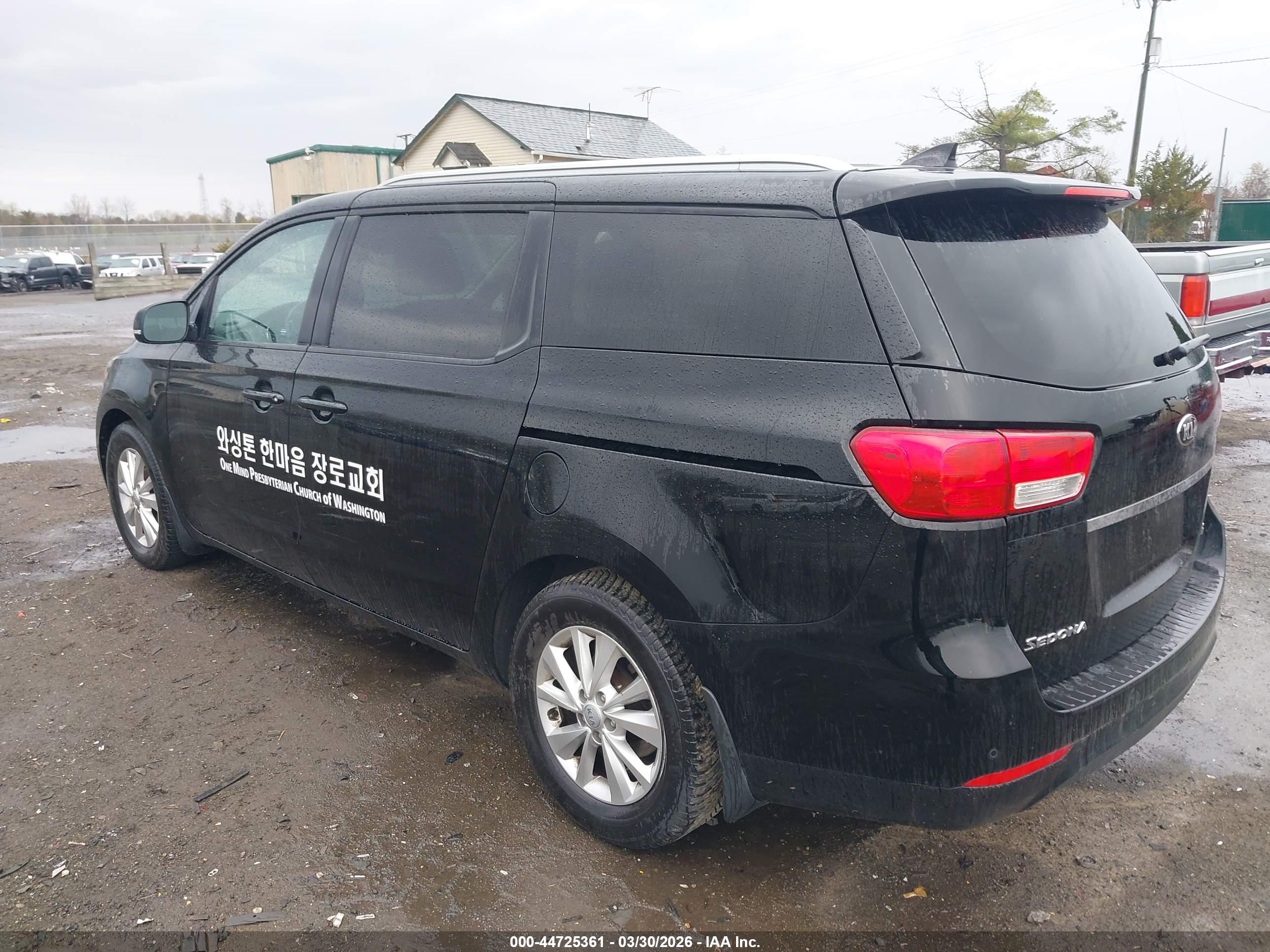 KIA SEDONA image 3