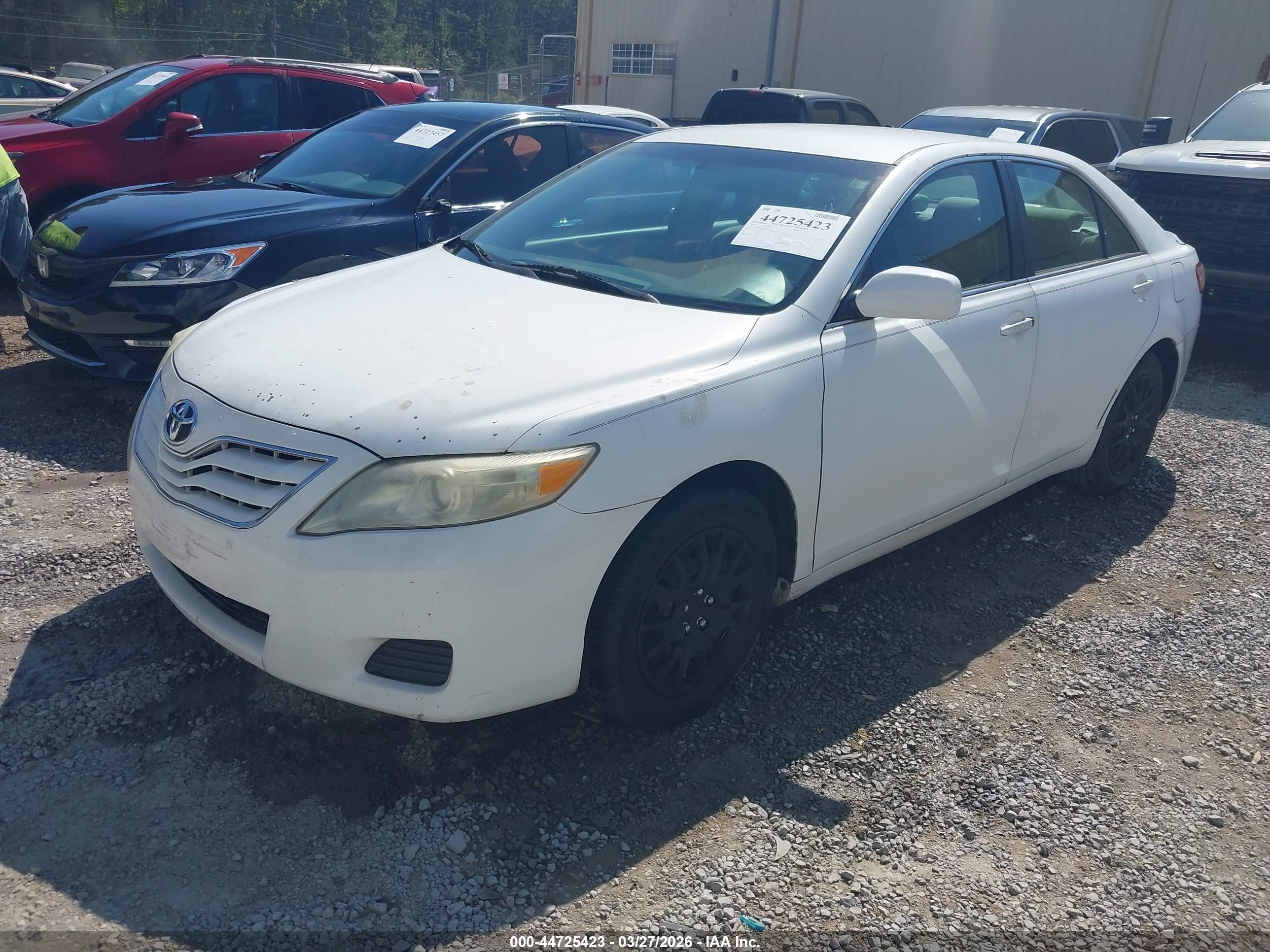 TOYOTA CAMRY image 2