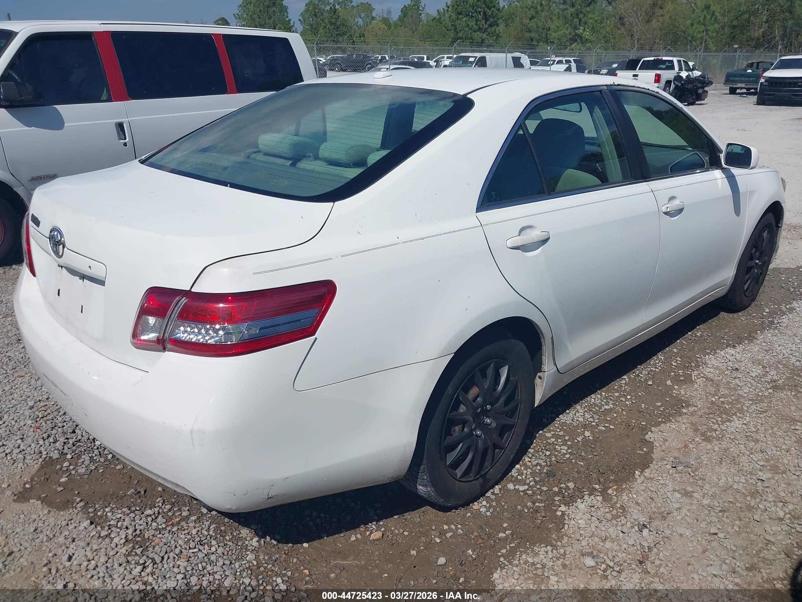 TOYOTA CAMRY image 4