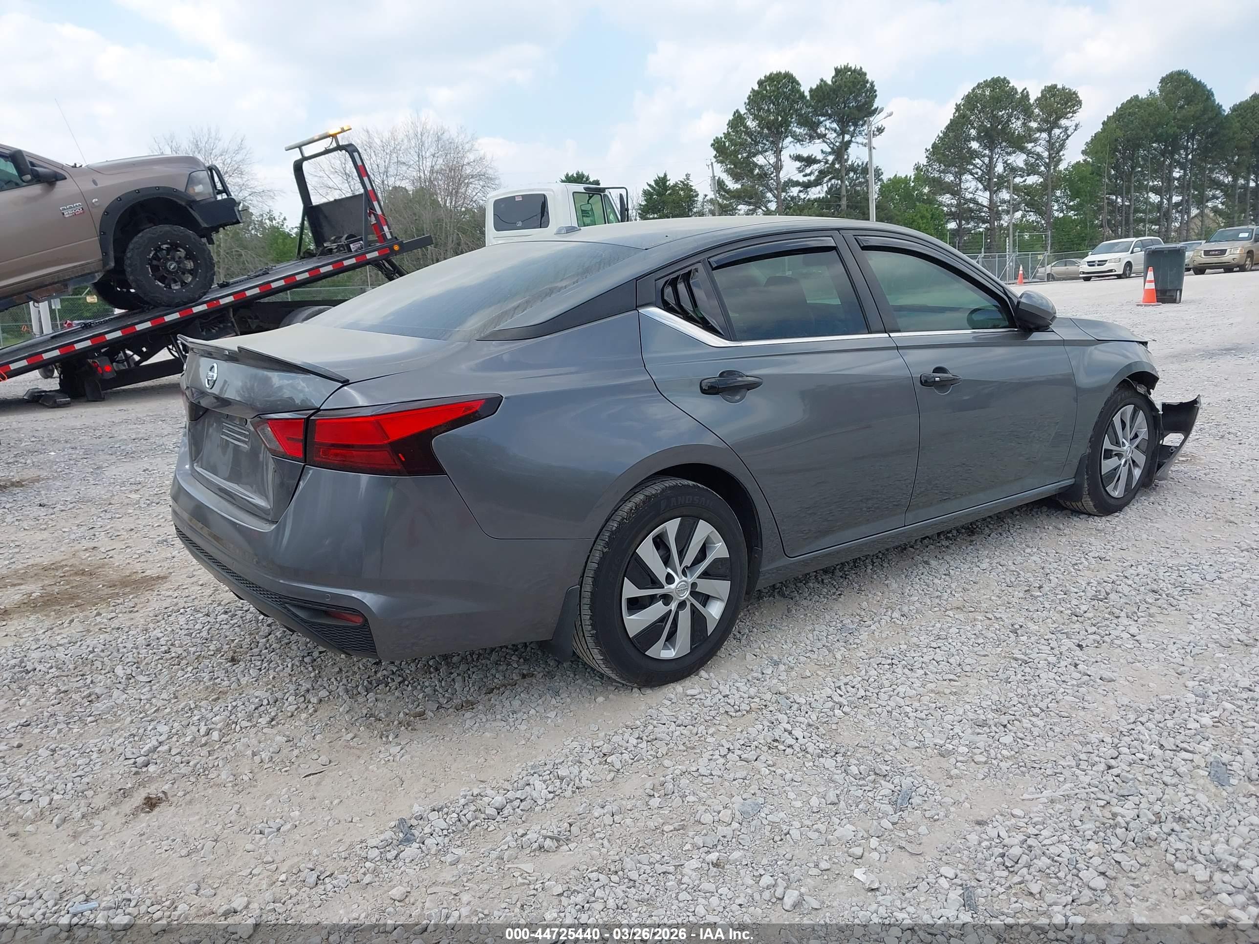 NISSAN ALTIMA image 4