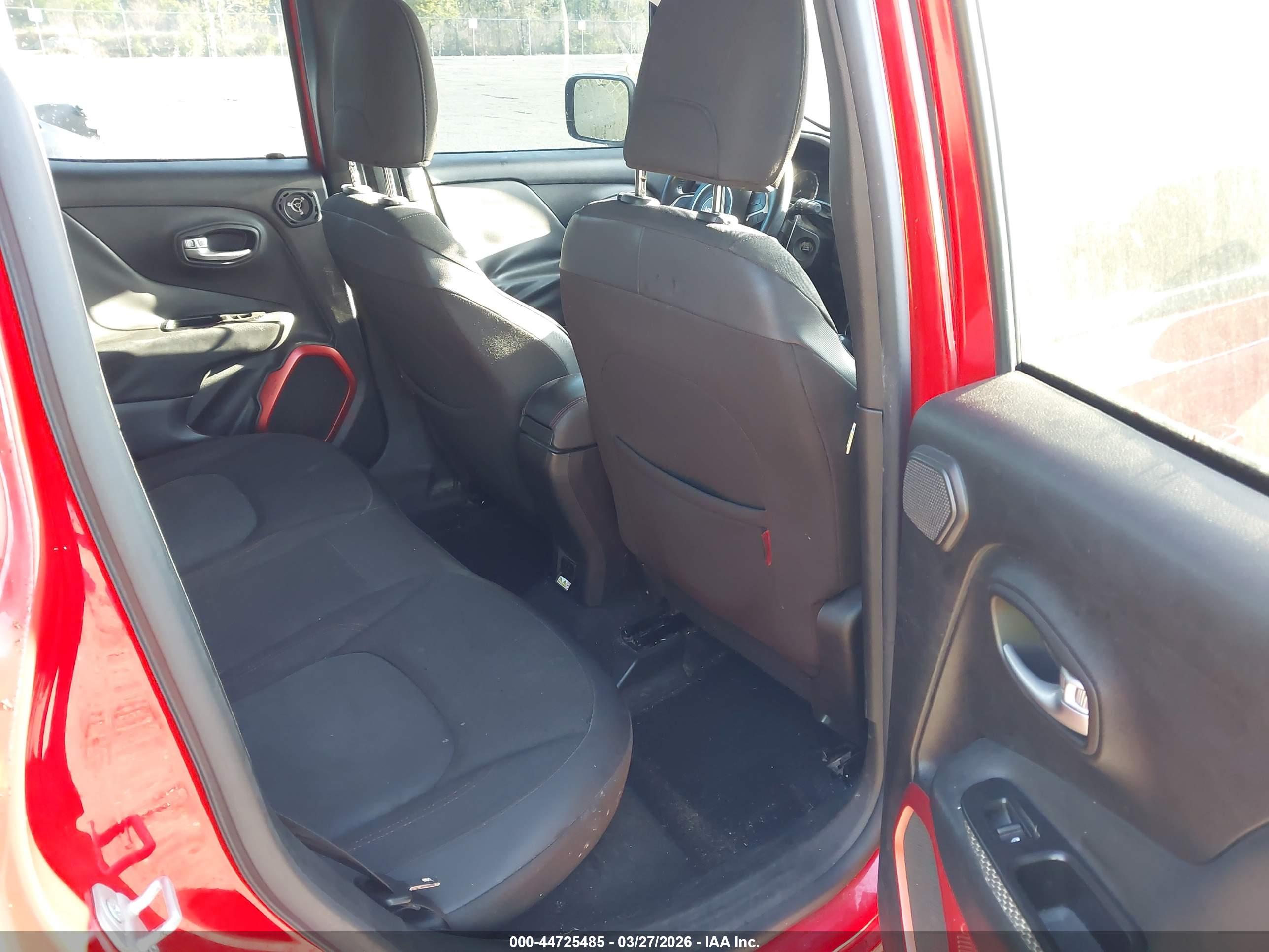 JEEP RENEGADE image 8