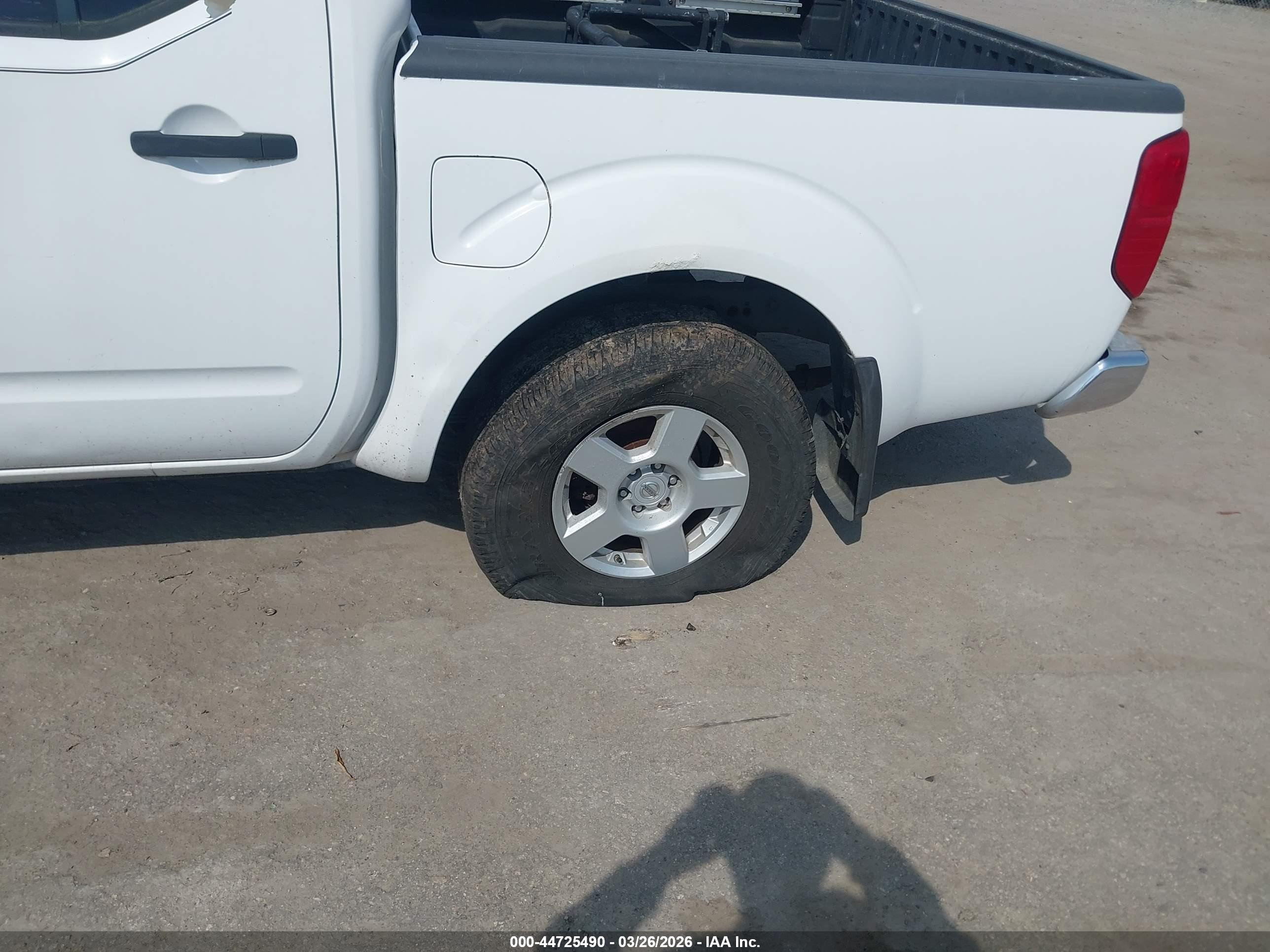 NISSAN FRONTIER image 6
