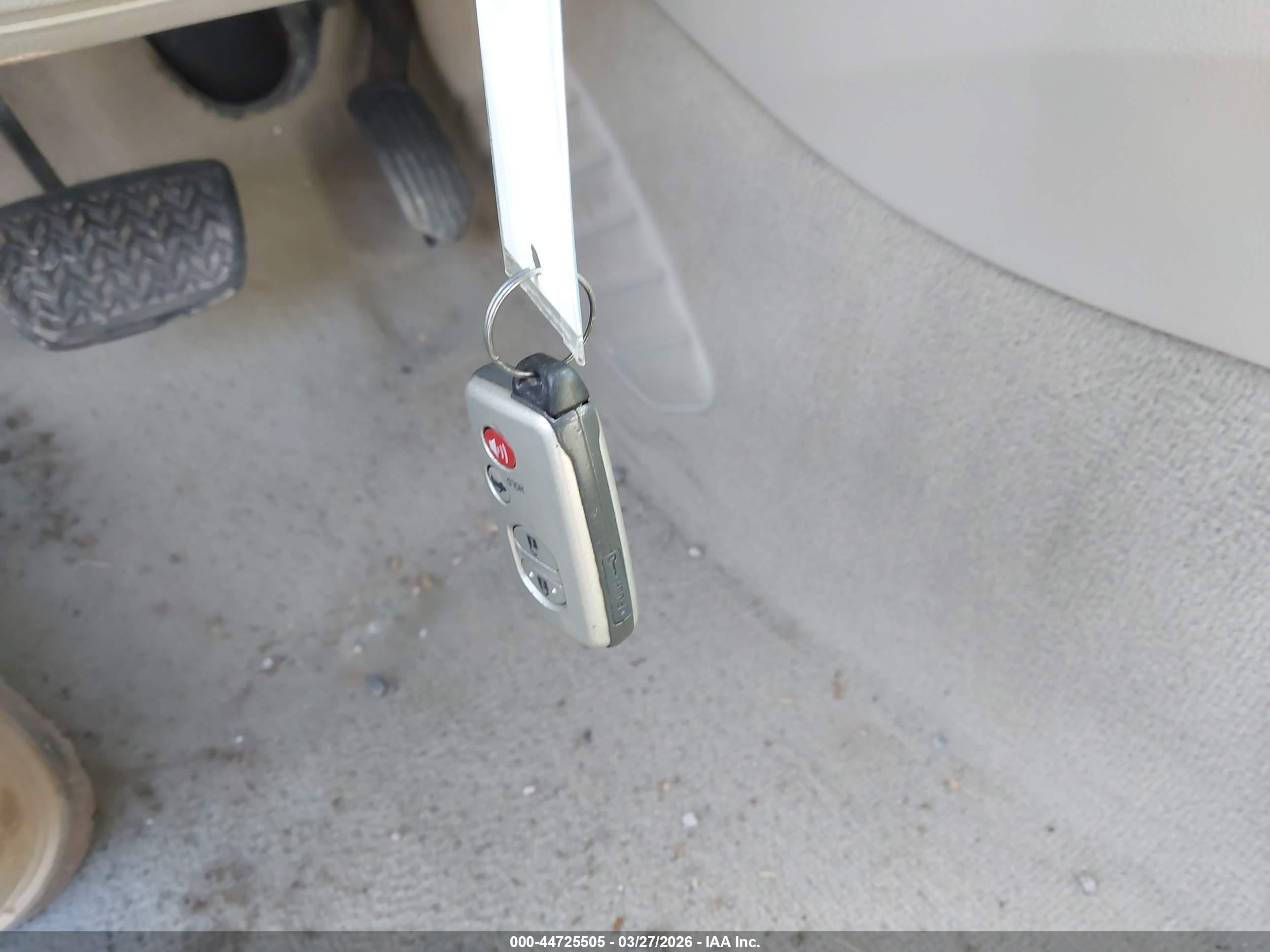 TOYOTA CAMRY image 11