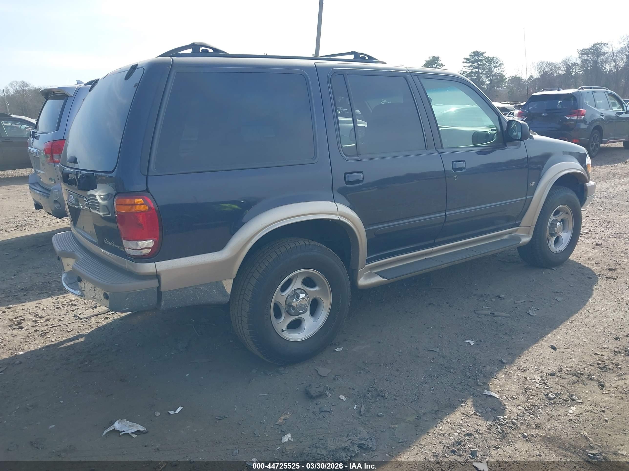 FORD EXPLORER image 4