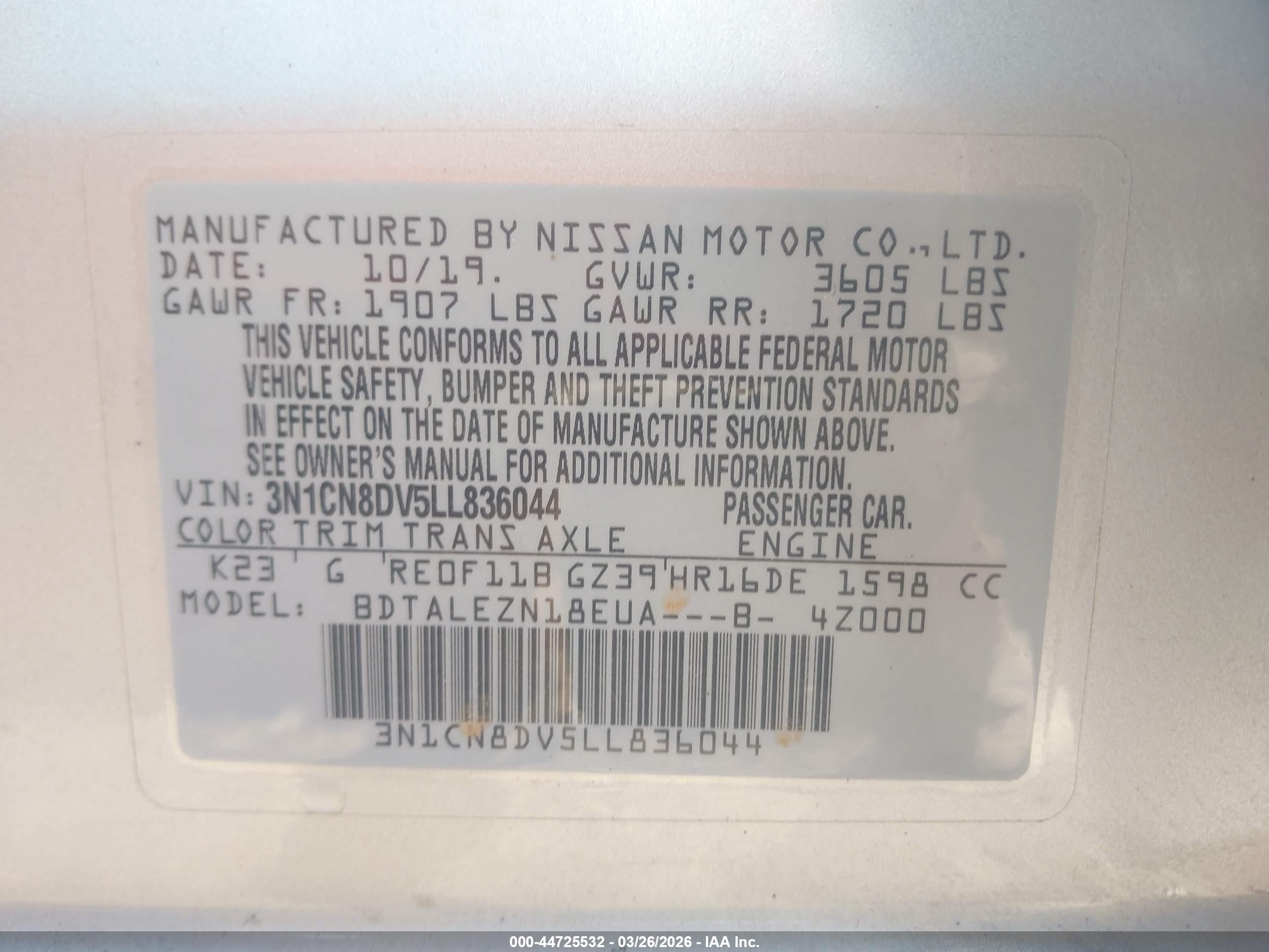 NISSAN VERSA image 9