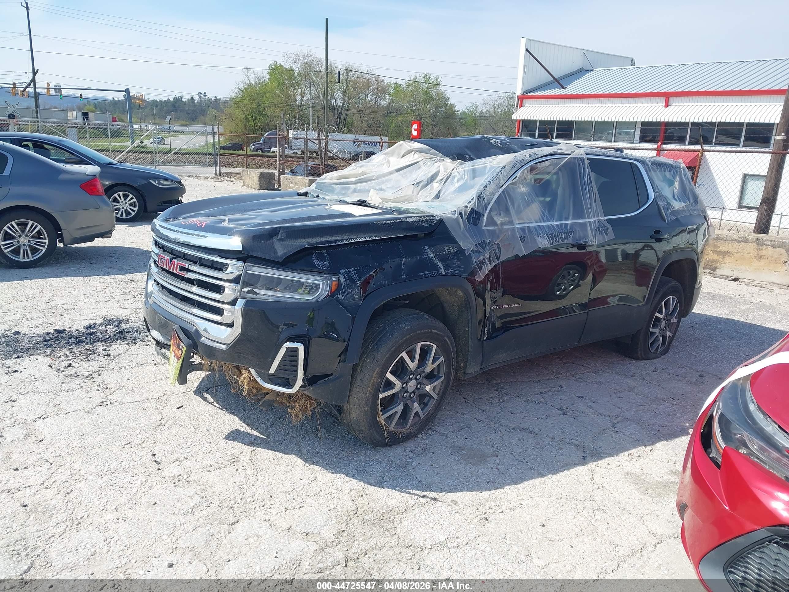 GMC ACADIA image 2