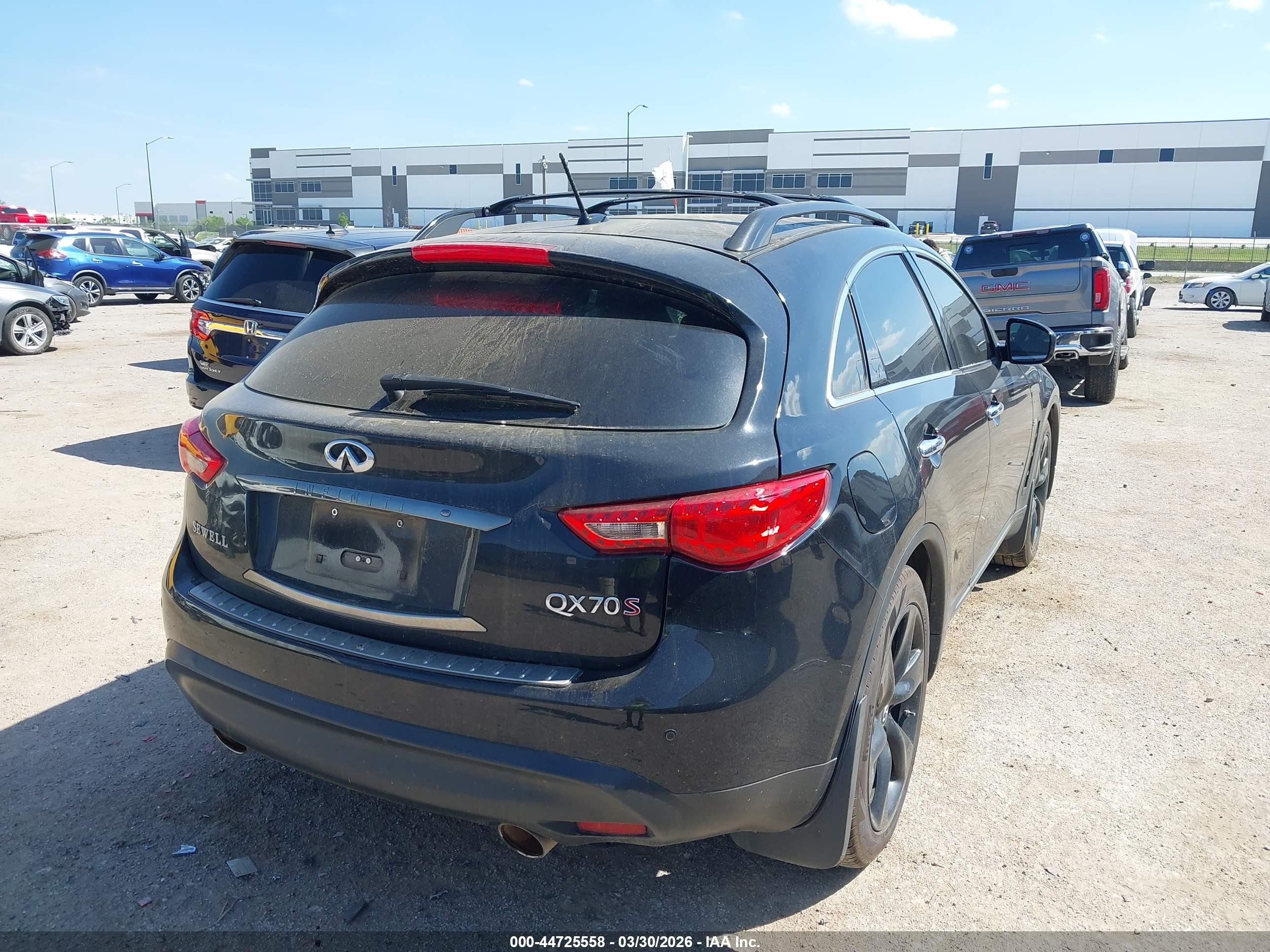 INFINITI QX70 image 4
