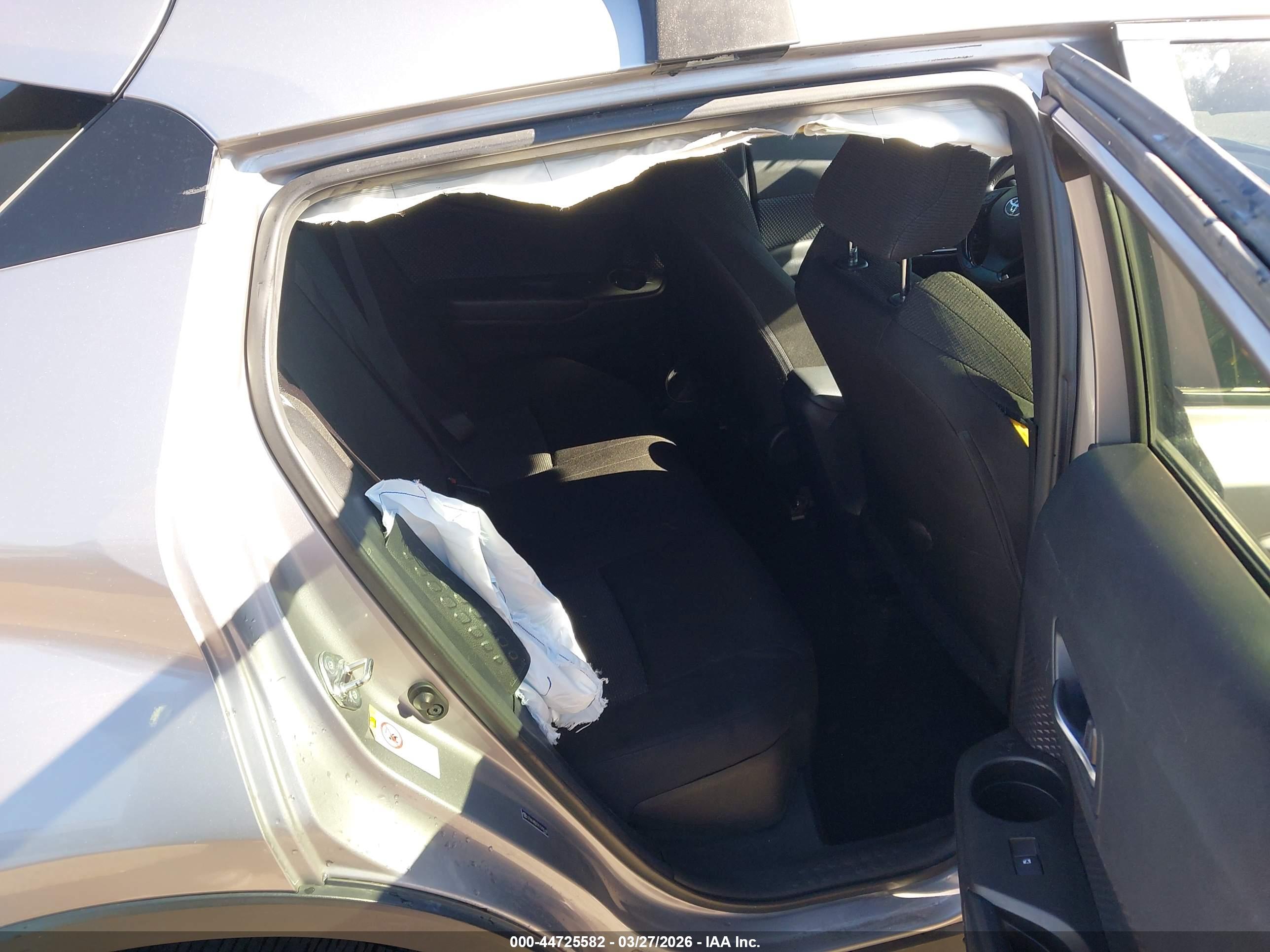 TOYOTA C-HR image 8