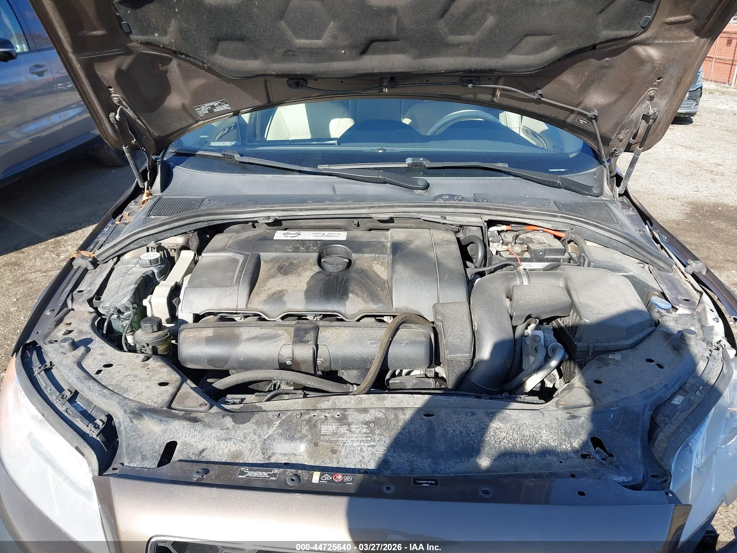 VOLVO XC70 image 10