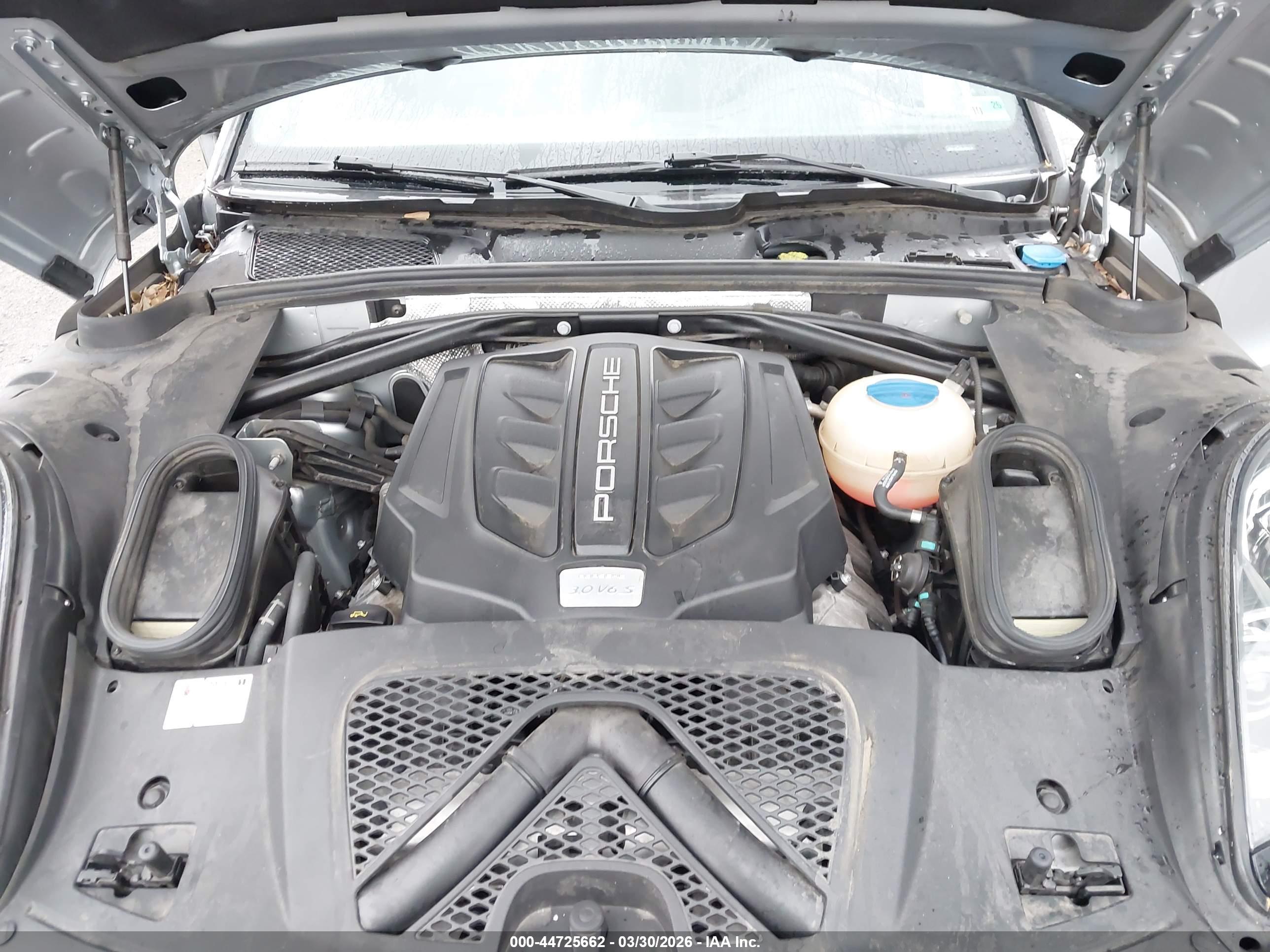 PORSCHE MACAN image 10