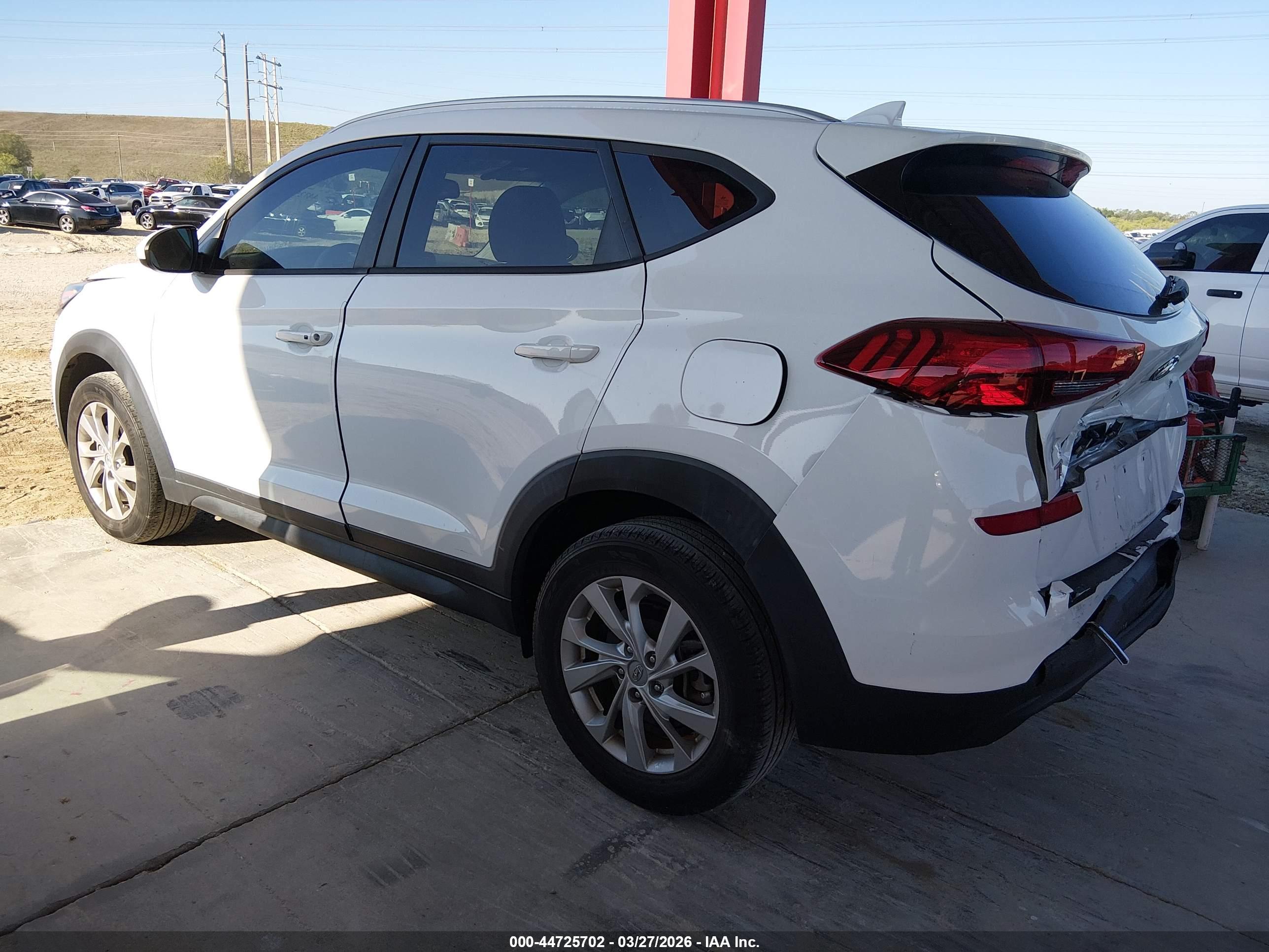 HYUNDAI TUCSON image 3
