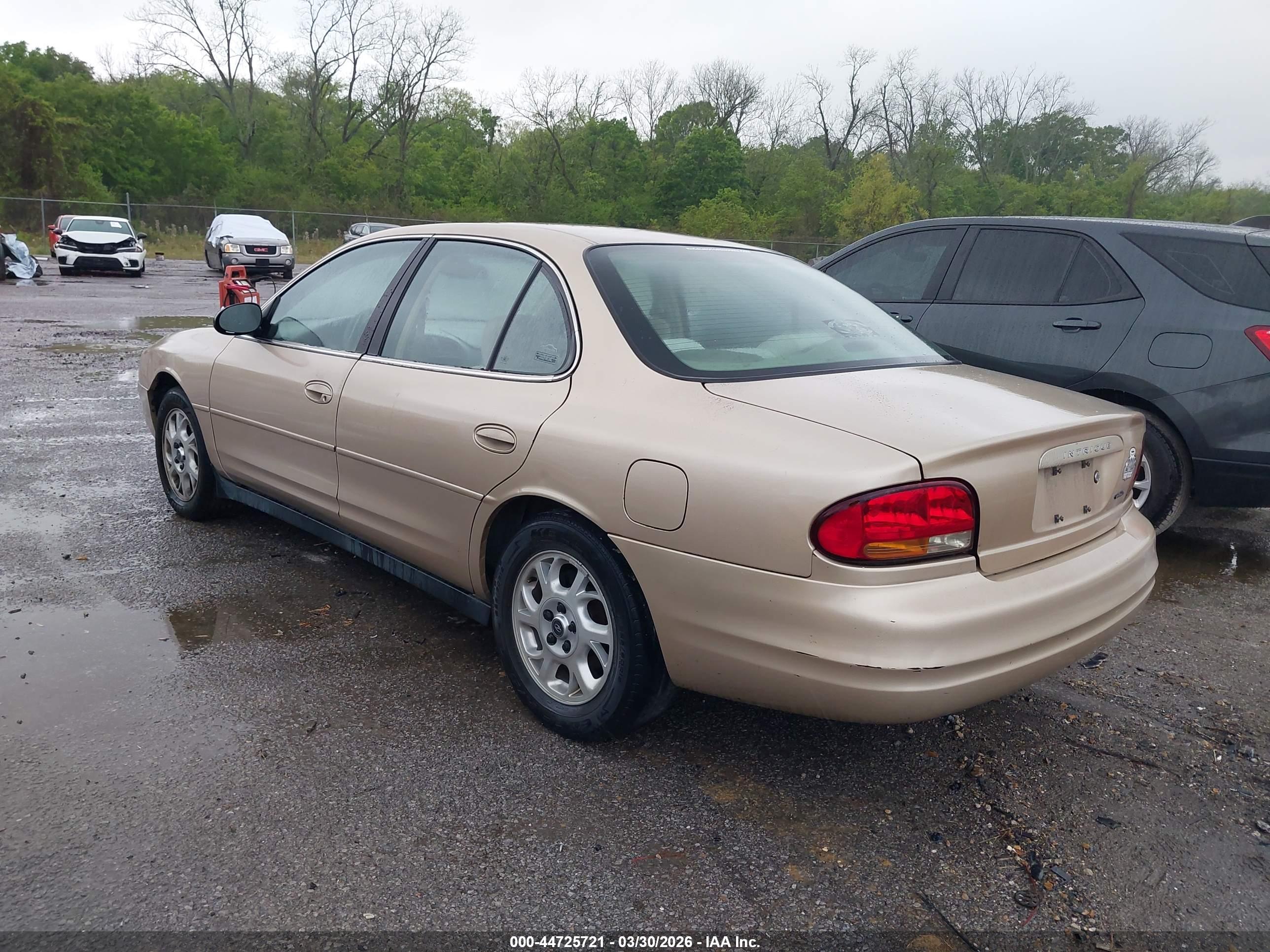 OLDSMOBILE INTRIGUE image 3