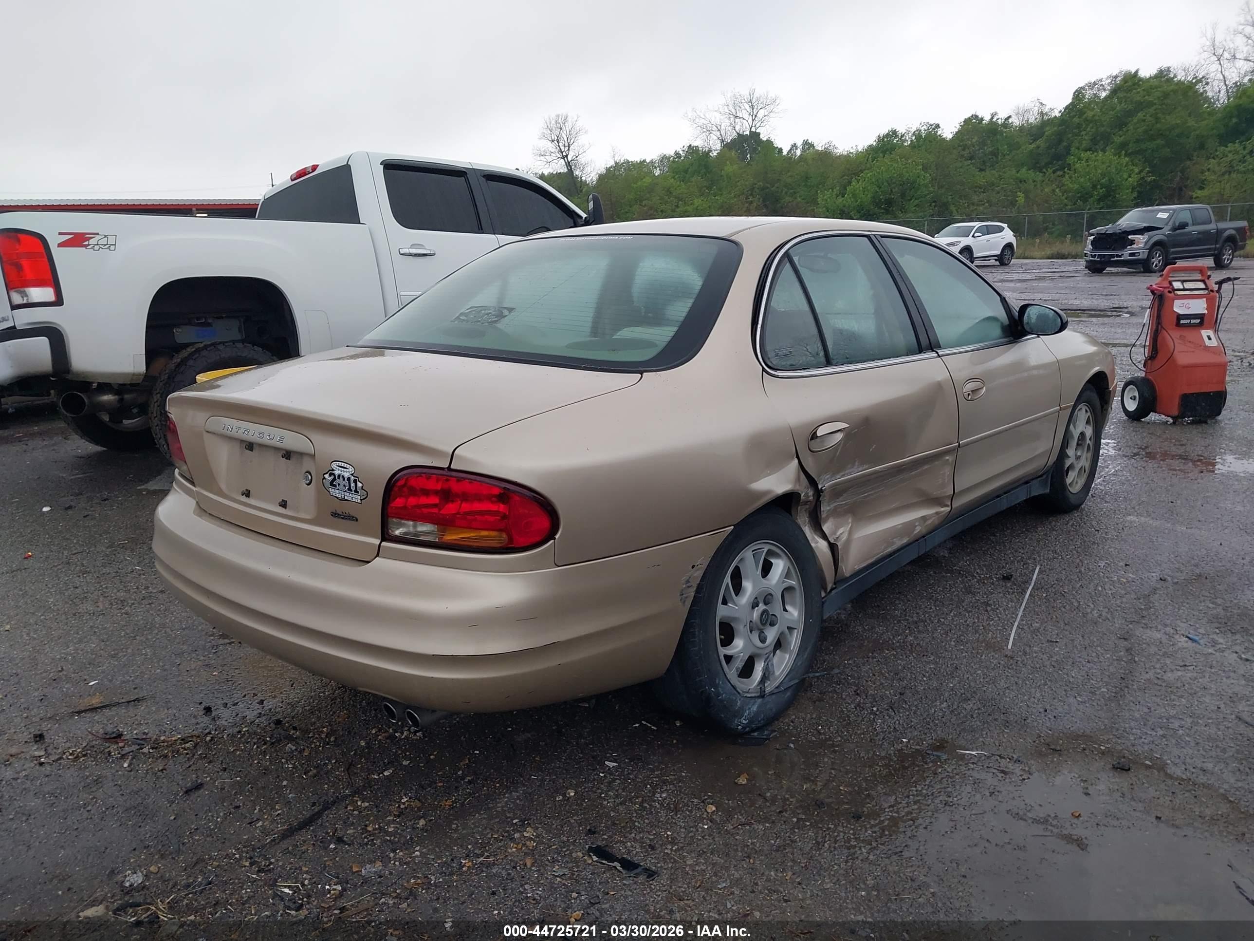 OLDSMOBILE INTRIGUE image 4