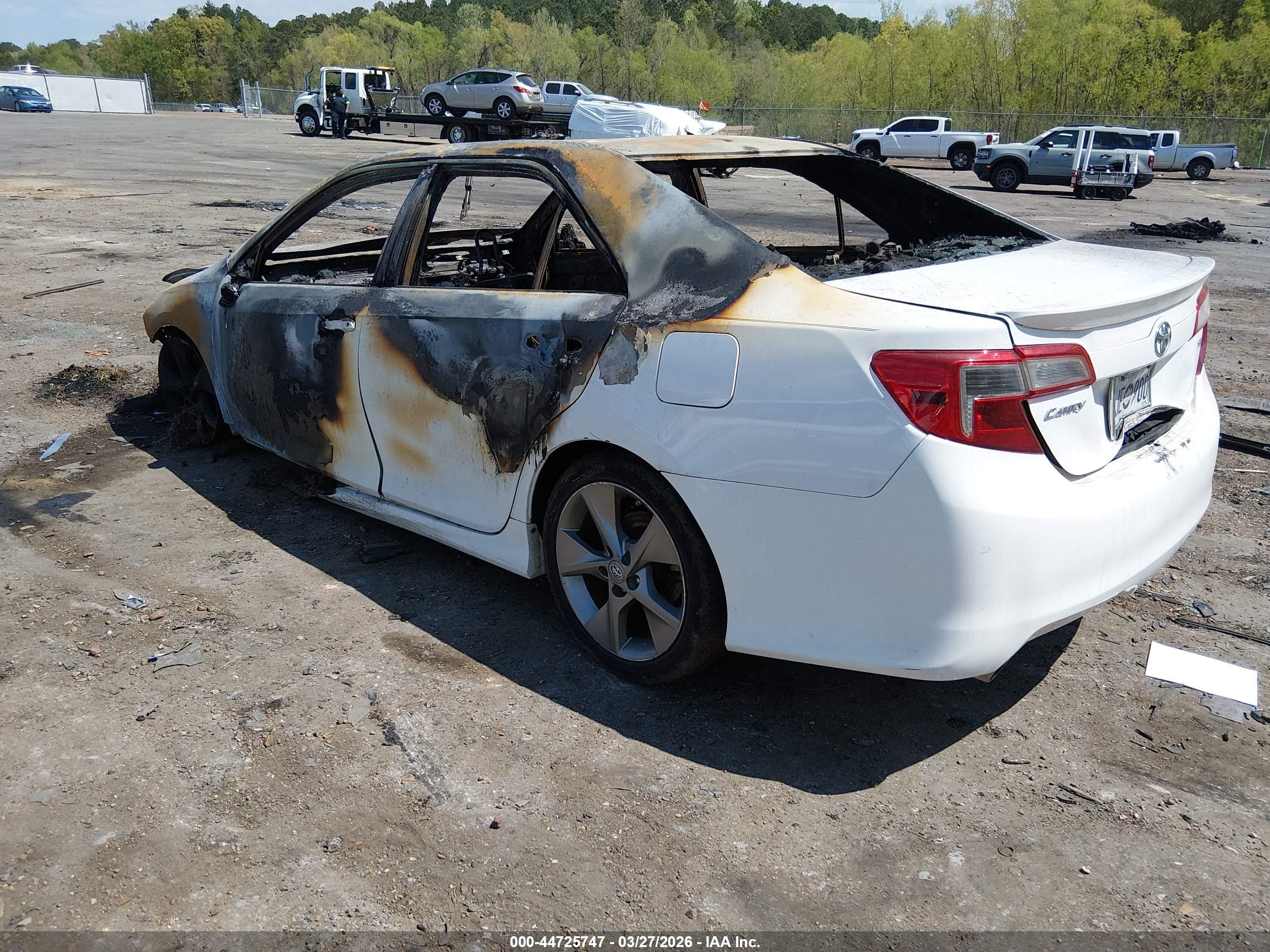 TOYOTA CAMRY image 3