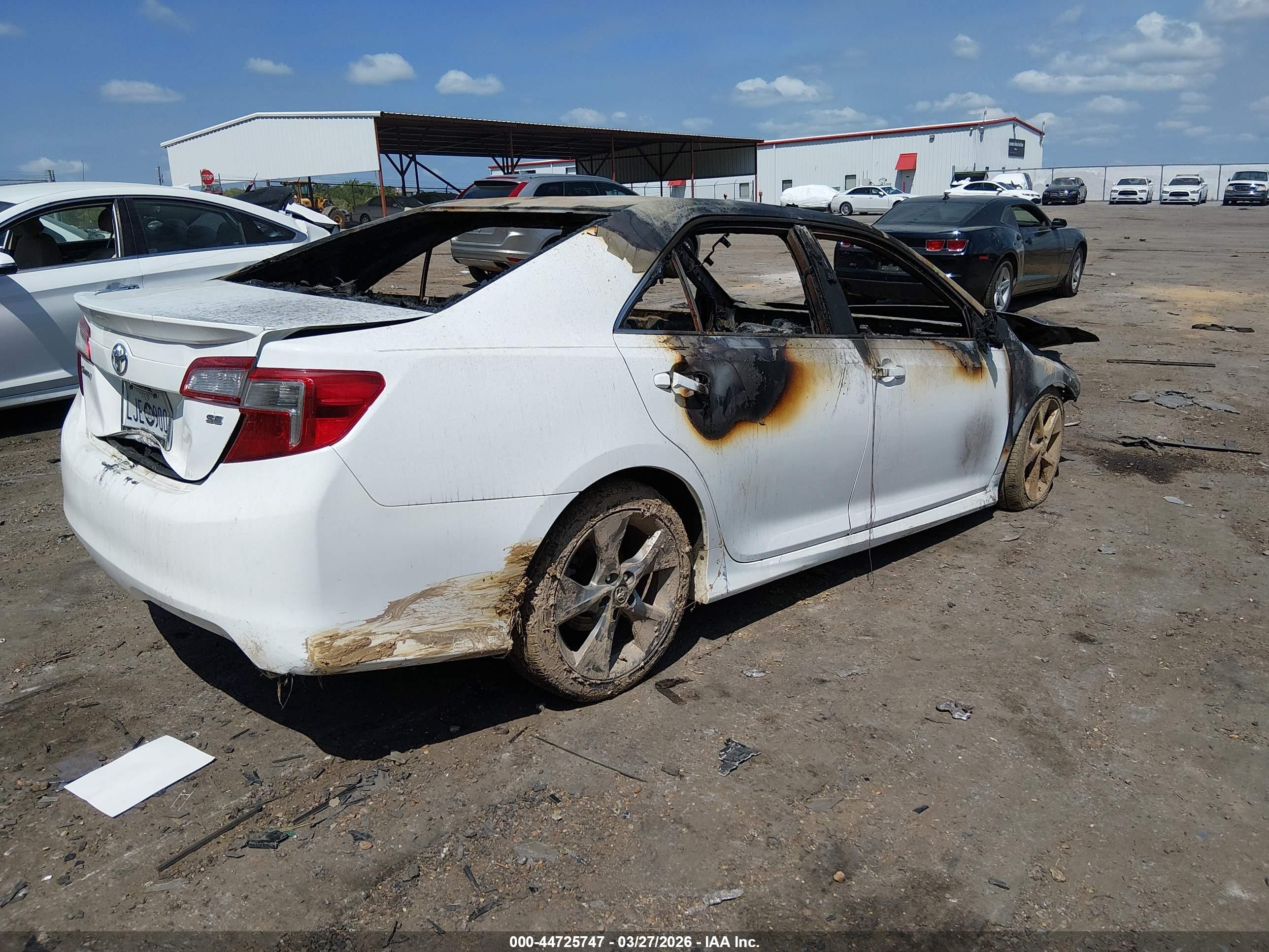 TOYOTA CAMRY image 4