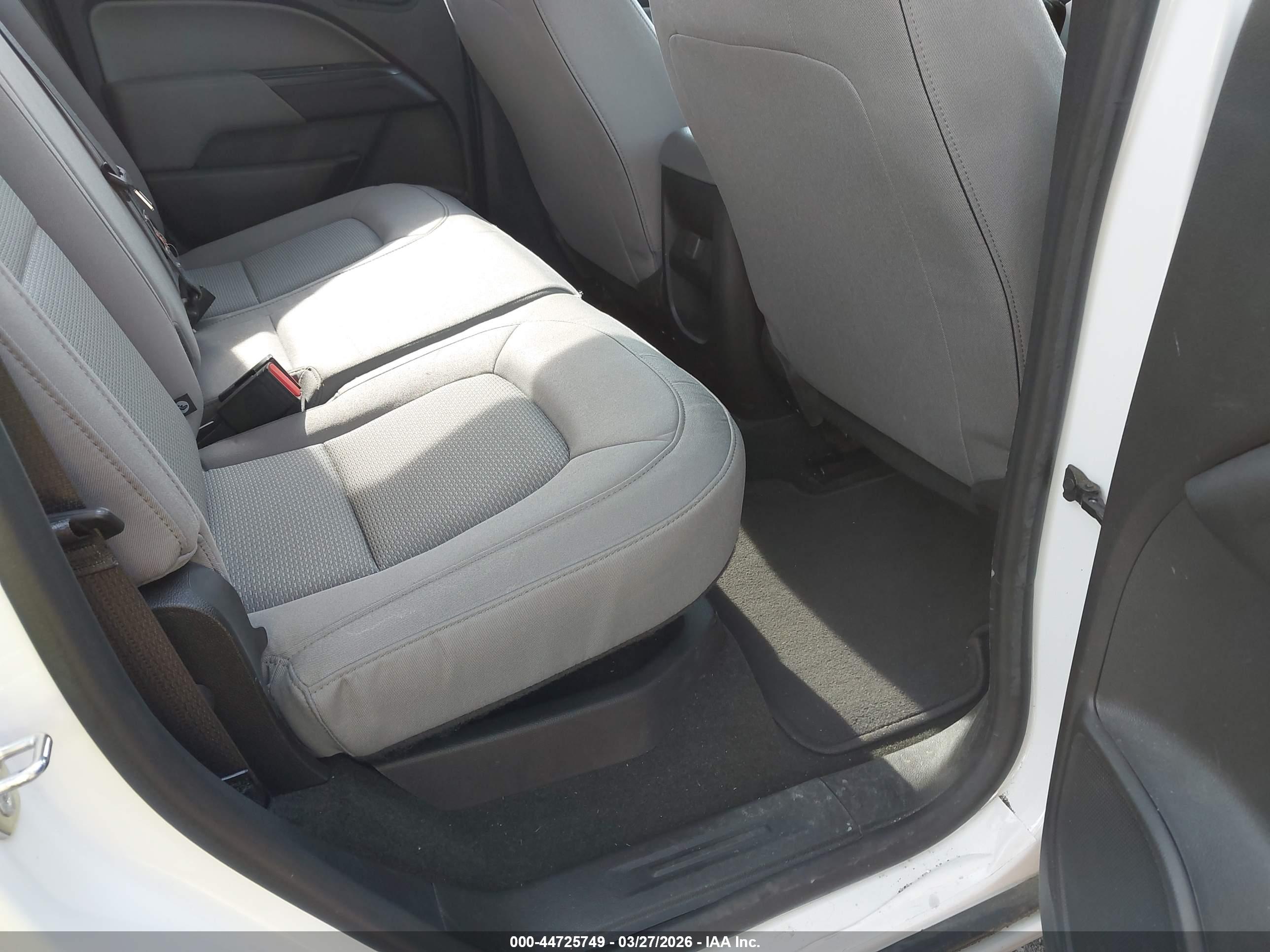 CHEVROLET COLORADO image 8