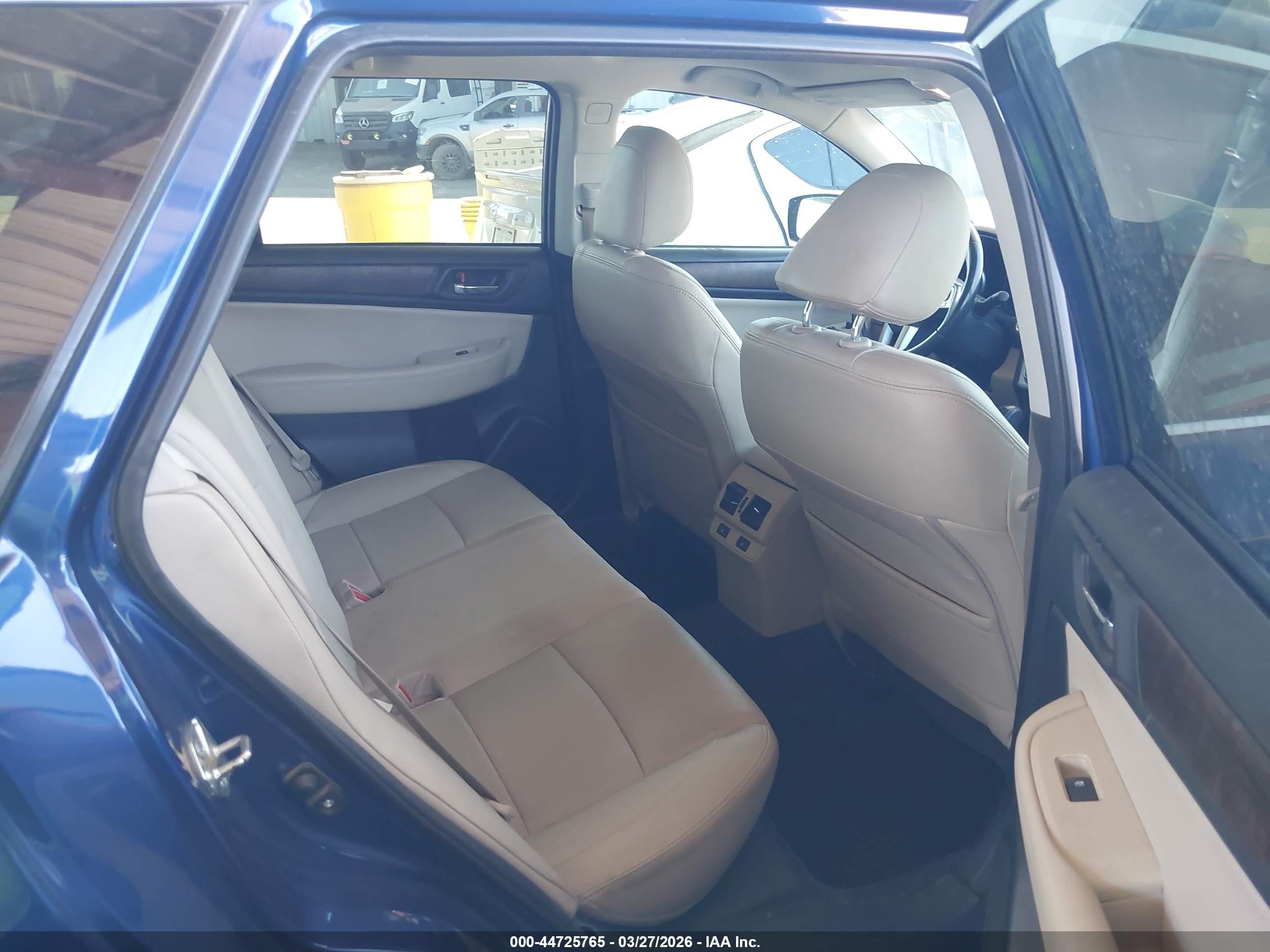 SUBARU OUTBACK image 8