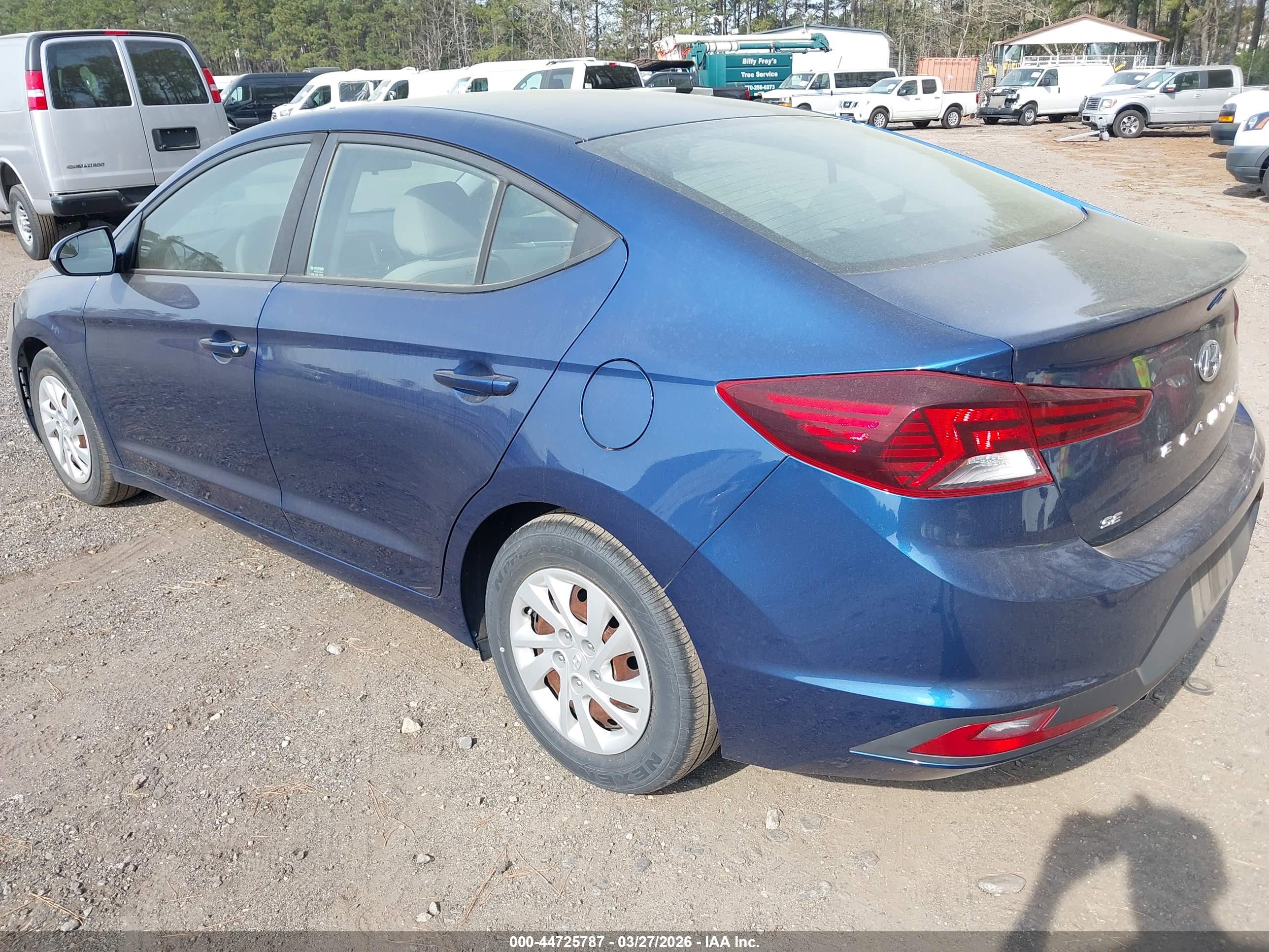 HYUNDAI ELANTRA image 3