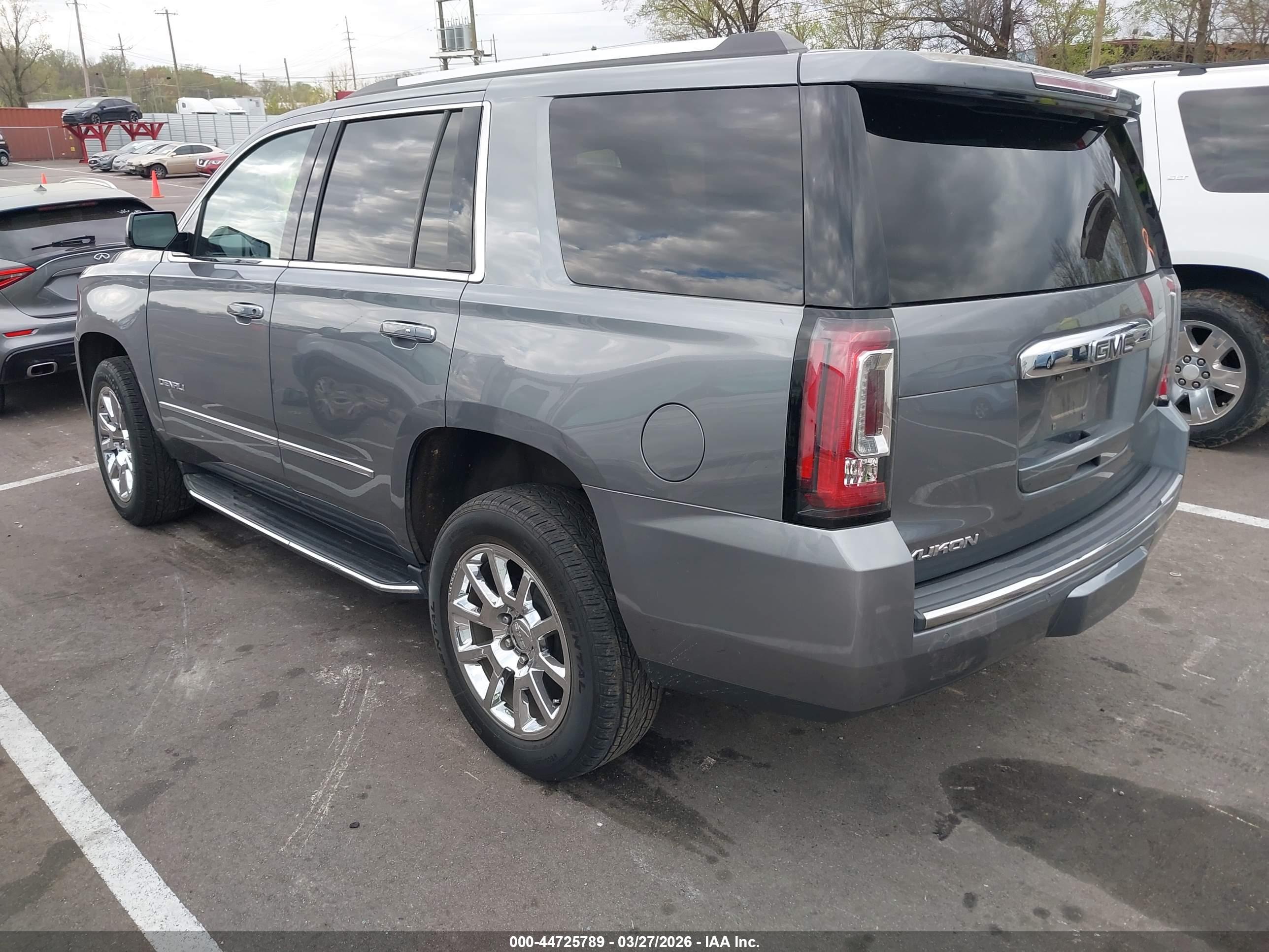 GMC YUKON image 3