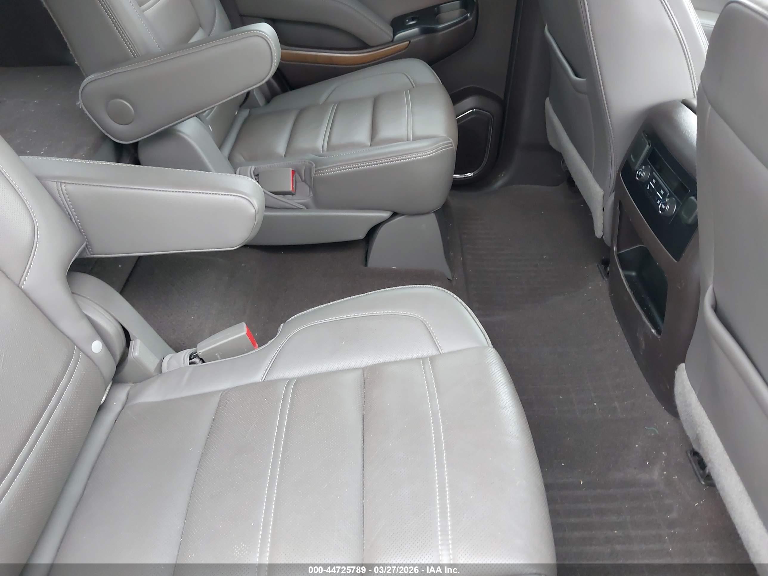 GMC YUKON image 8