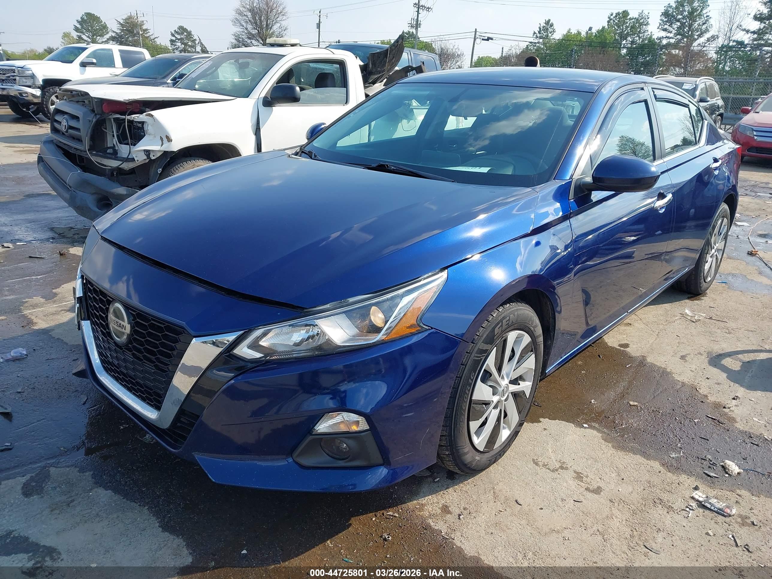 NISSAN ALTIMA image 2