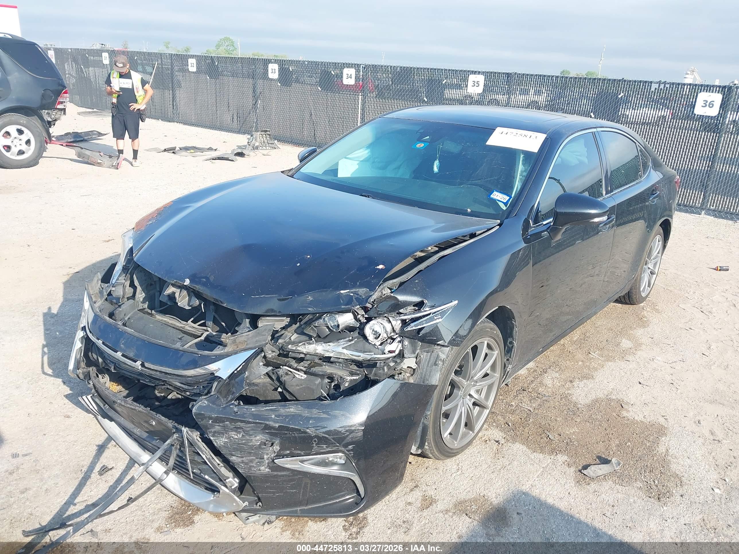 LEXUS ES image 2