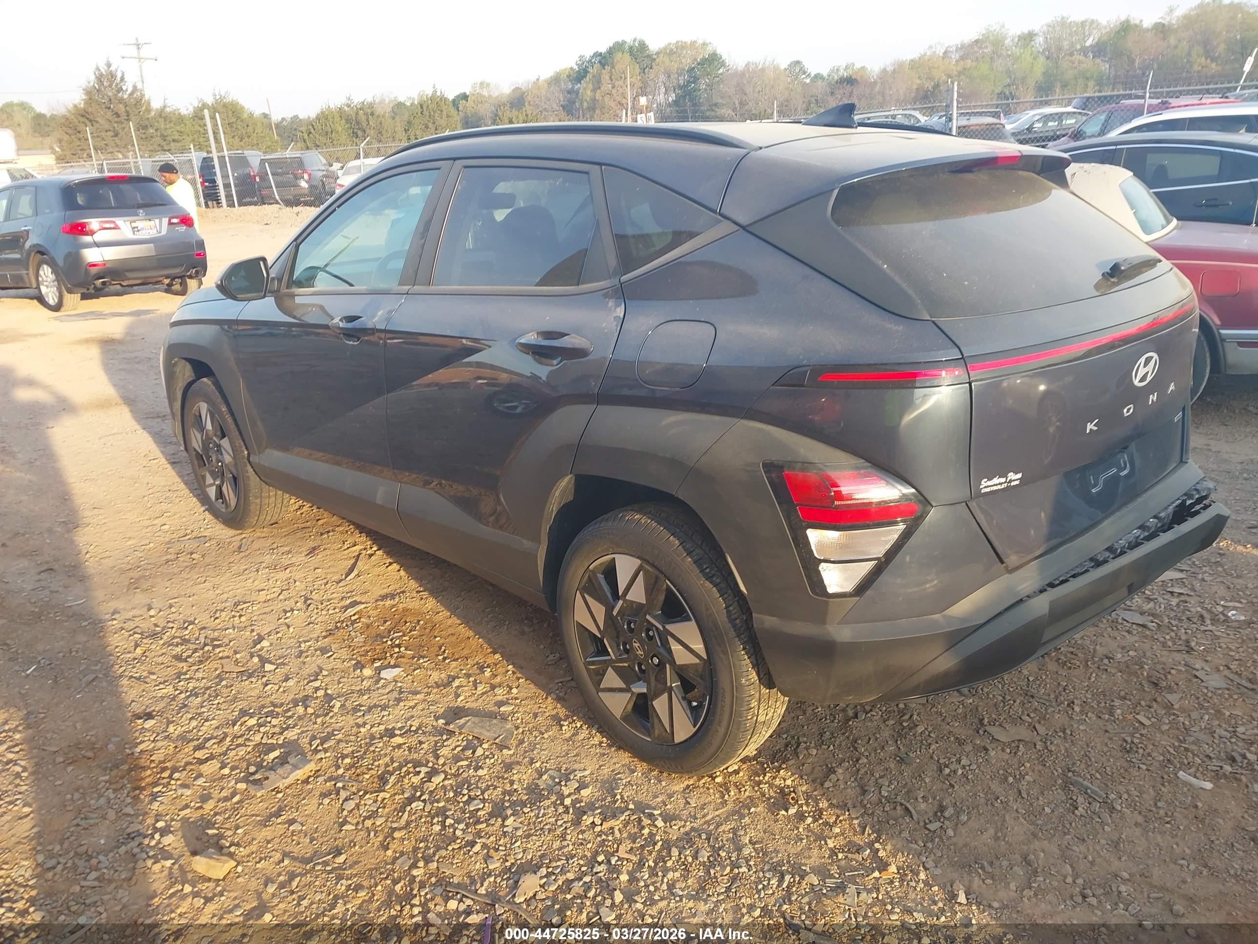 HYUNDAI KONA image 3