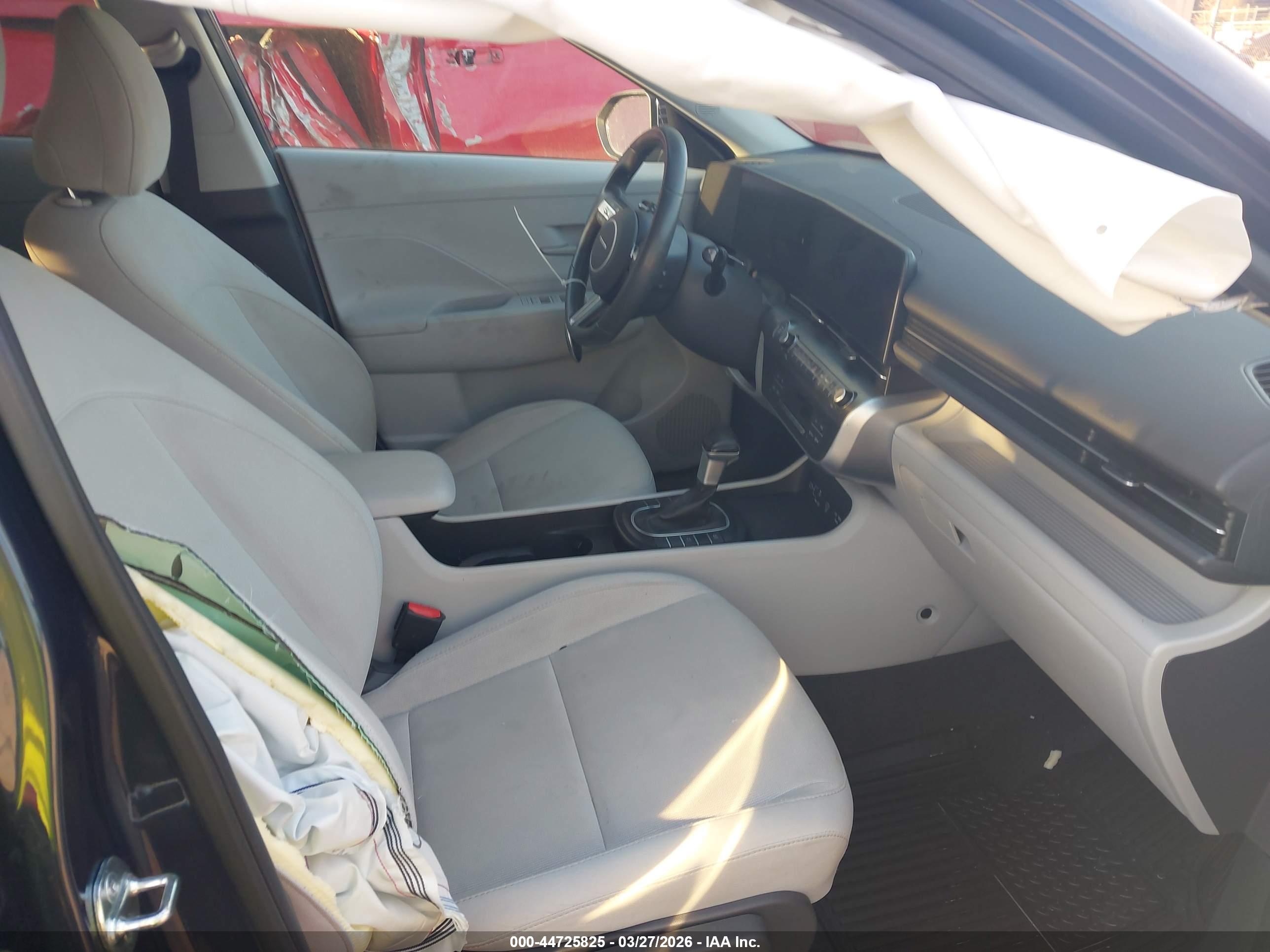 HYUNDAI KONA image 5