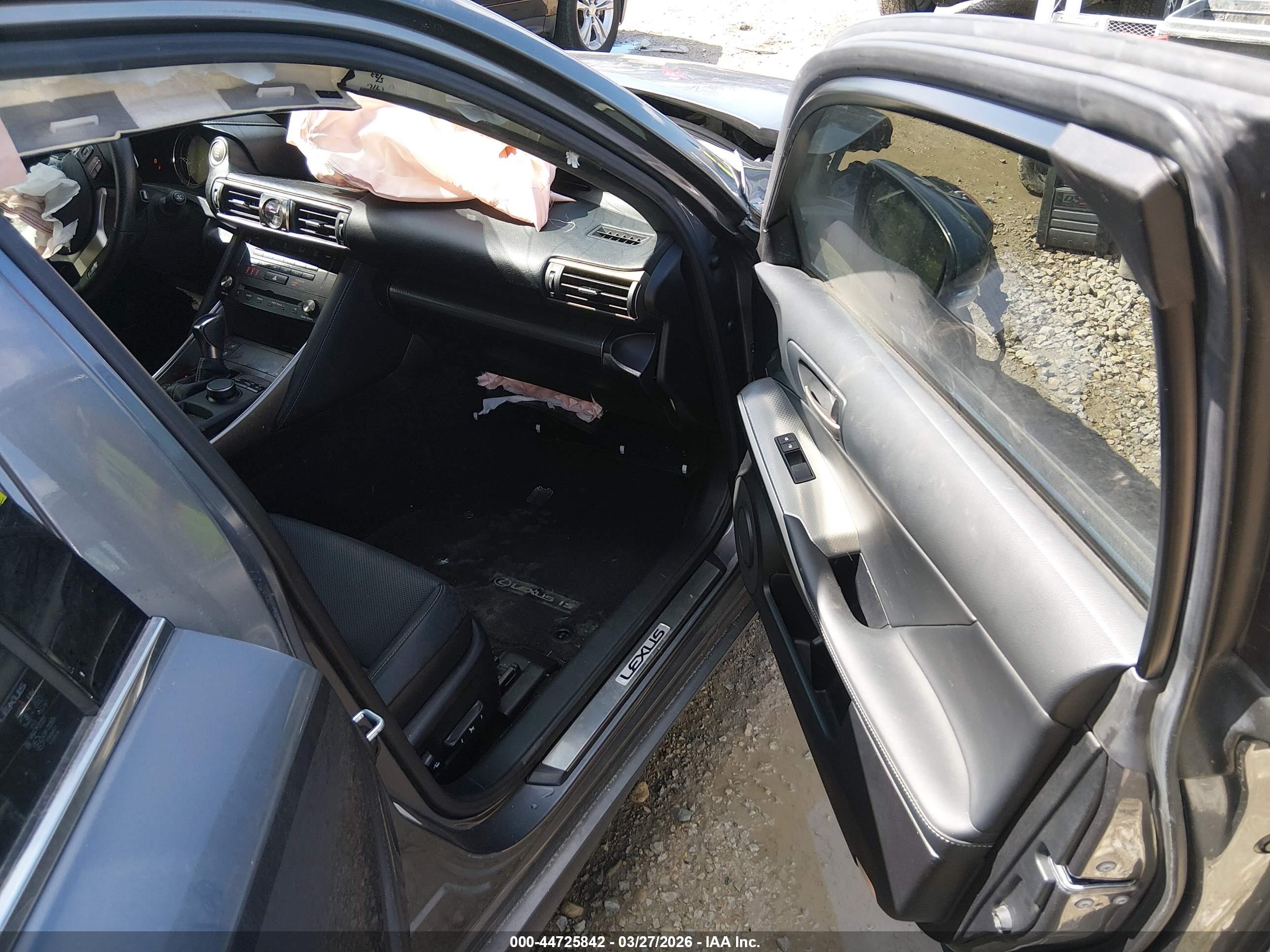 LEXUS IS image 5