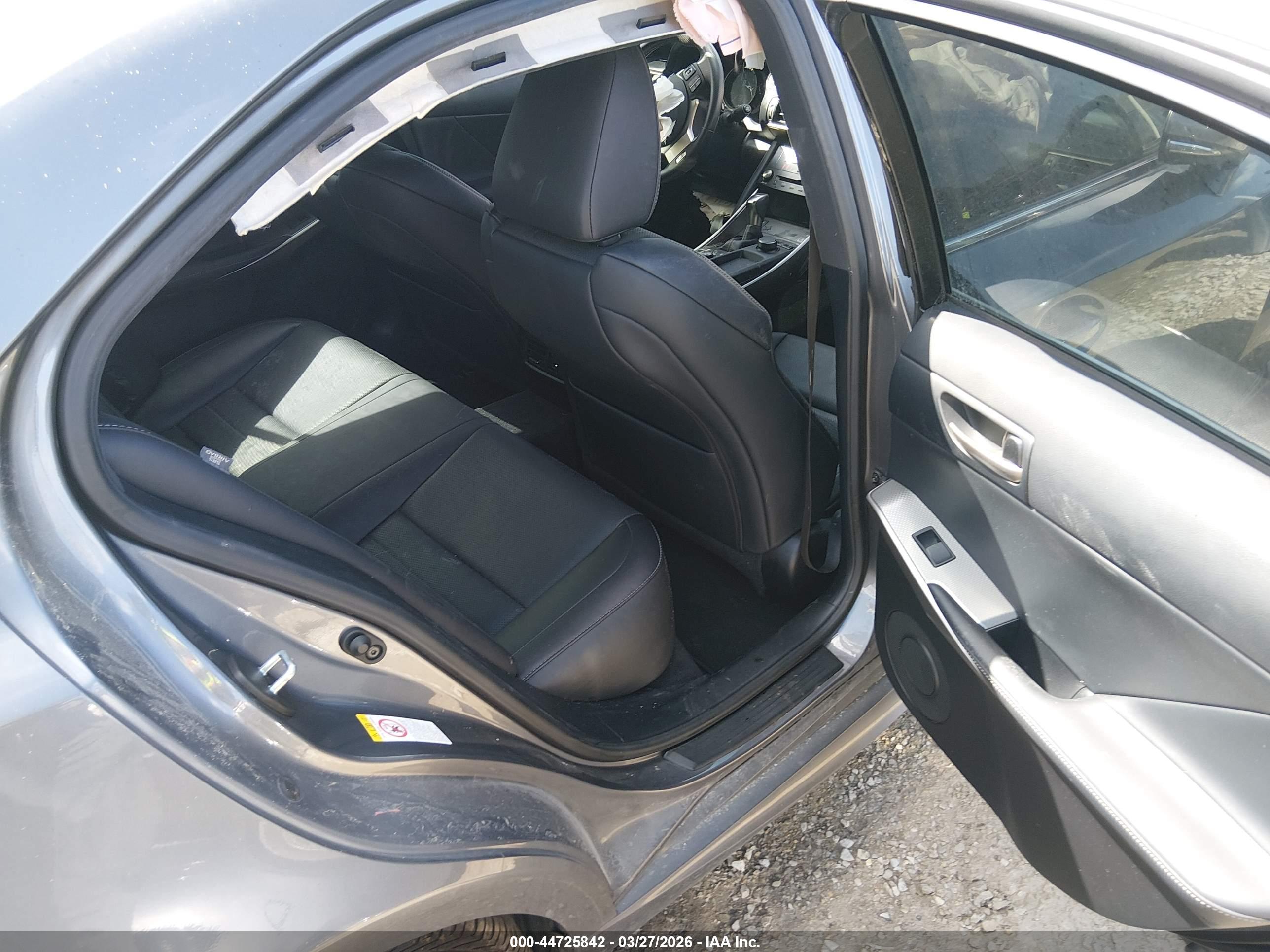 LEXUS IS image 8