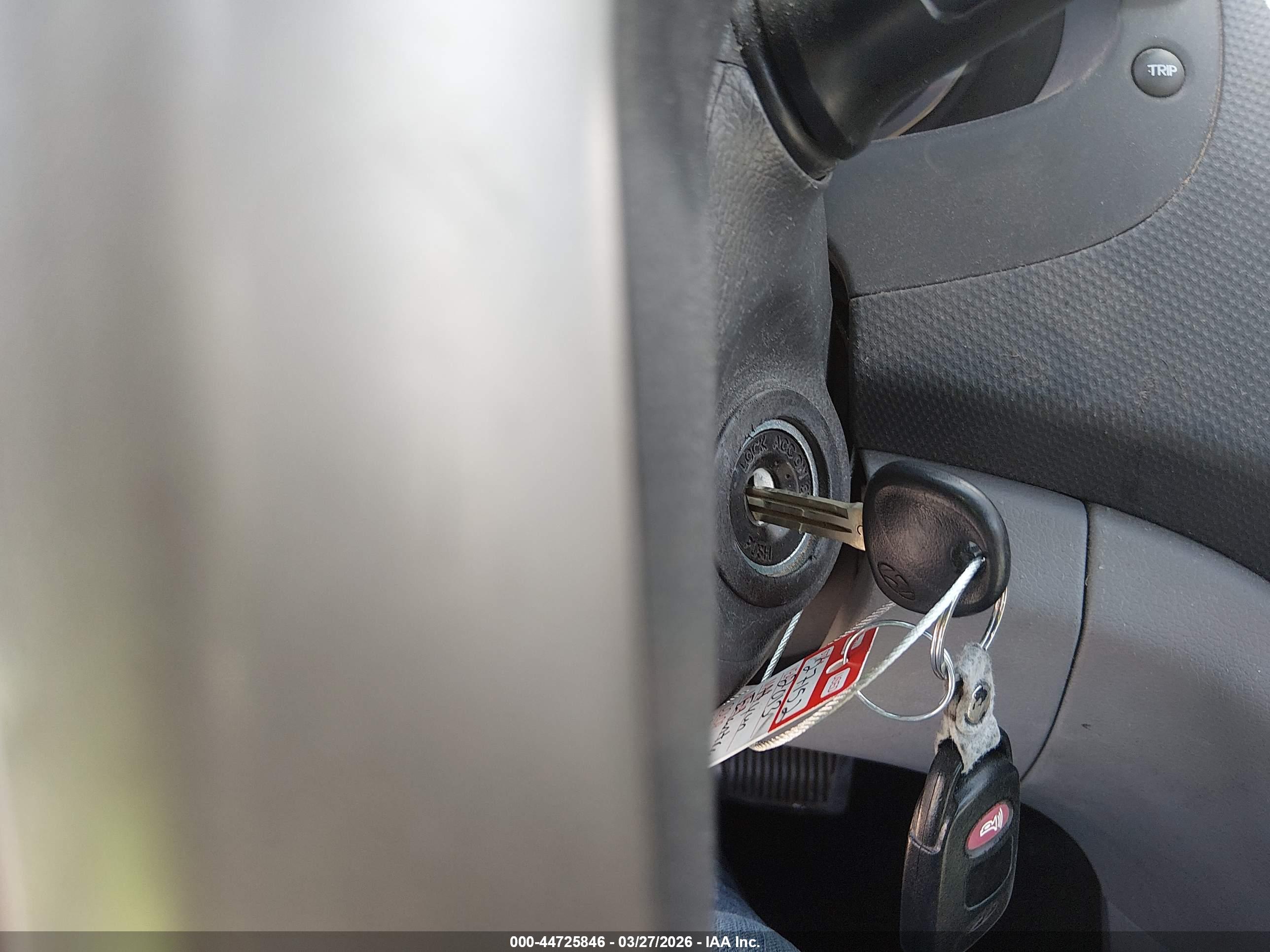 HYUNDAI ACCENT image 11