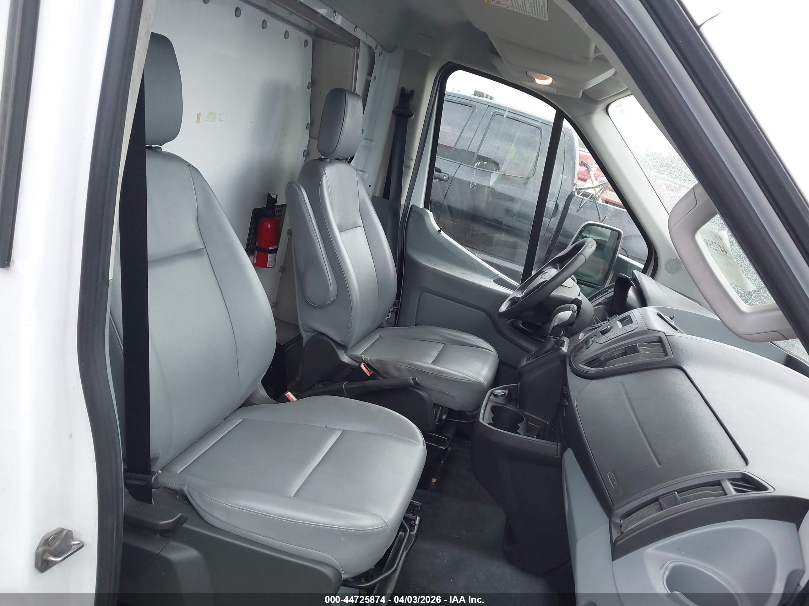 FORD TRANSIT-350 image 8