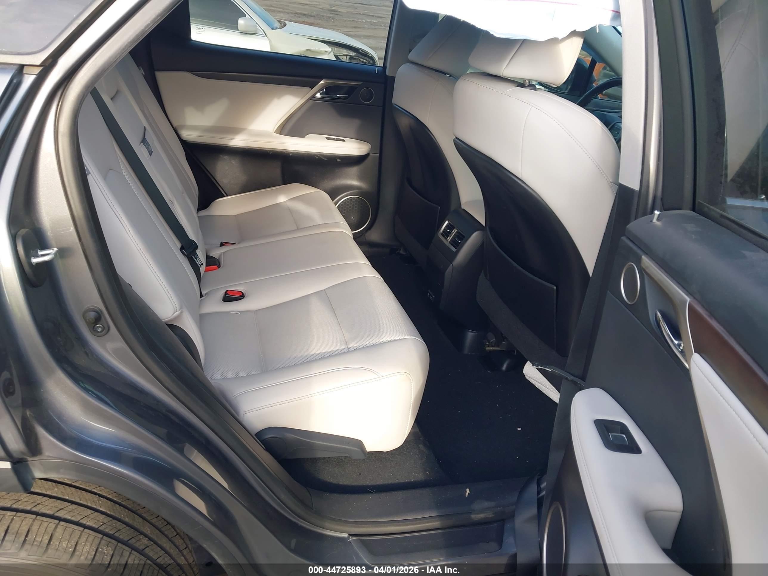 LEXUS RX image 8
