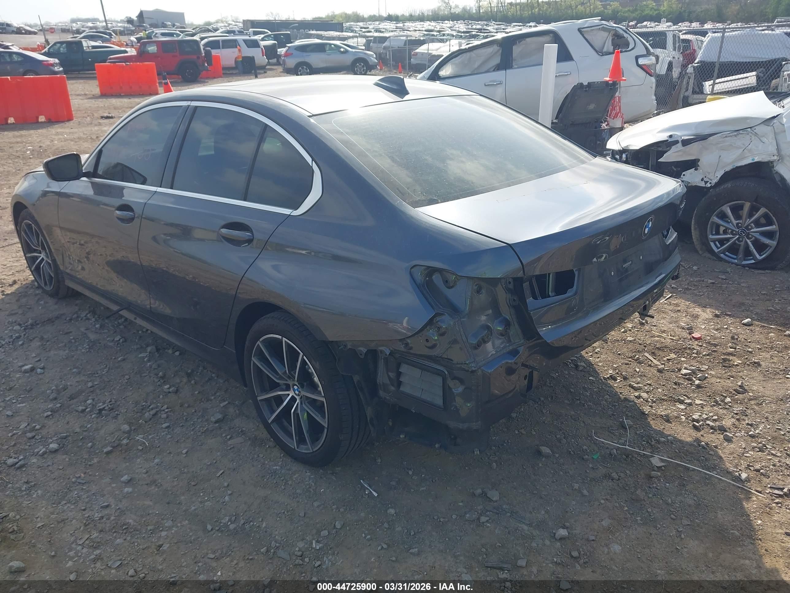 BMW 330I image 3