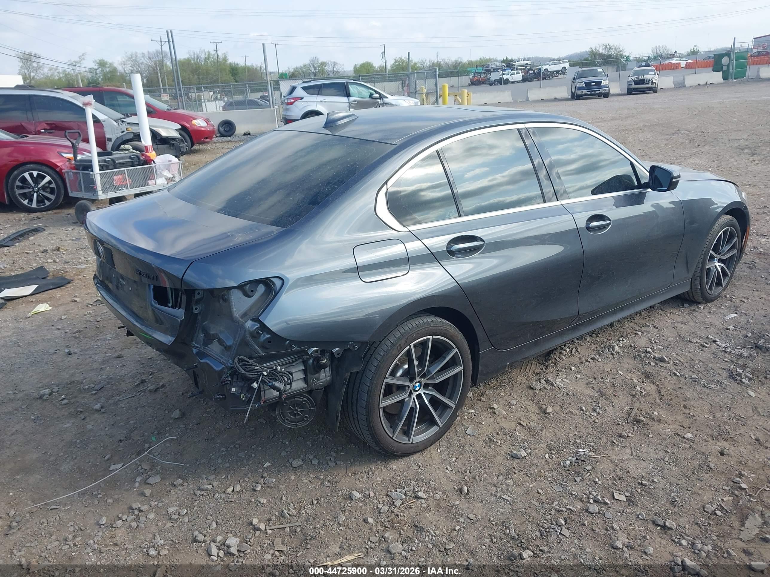 BMW 330I image 4