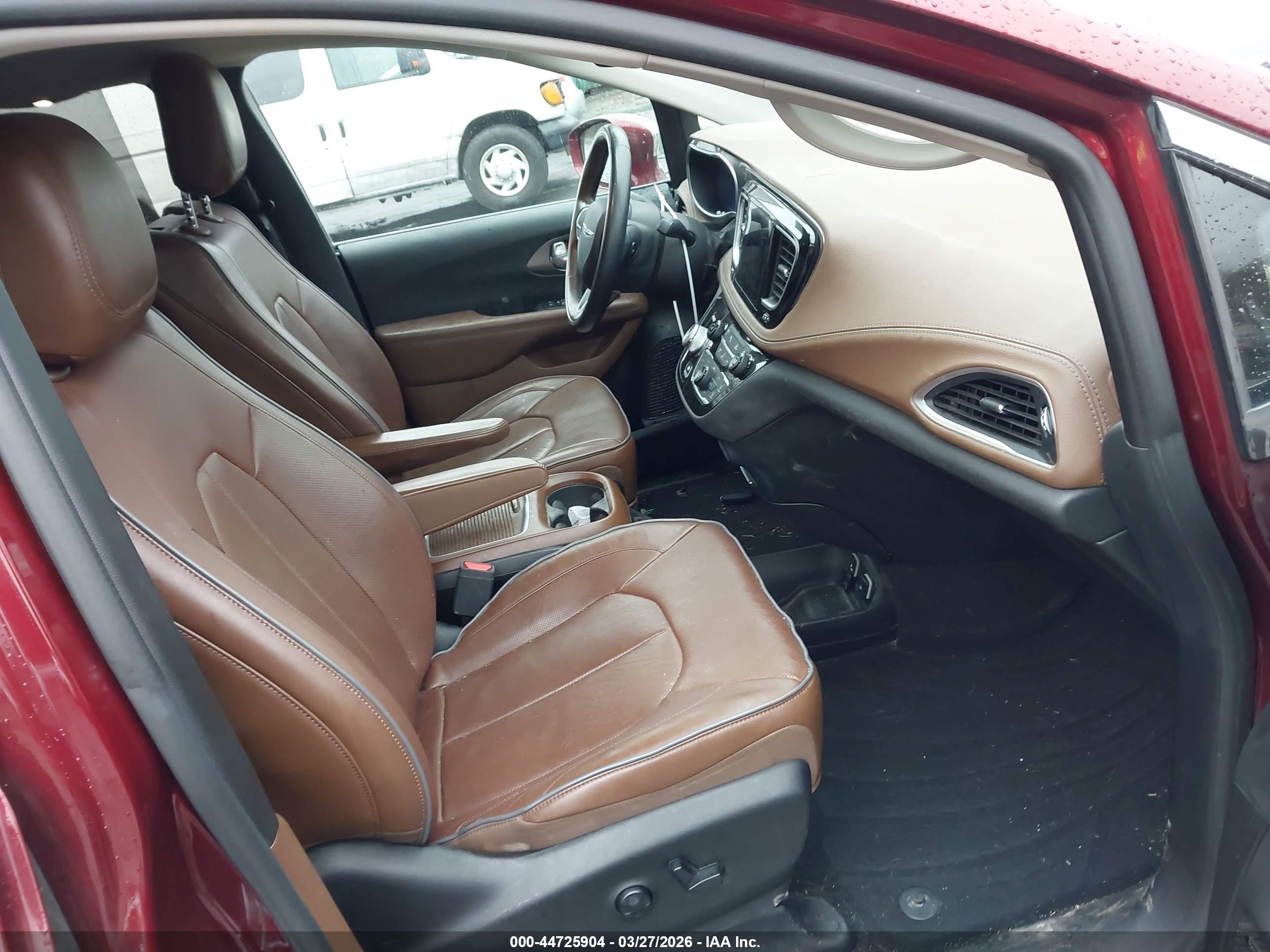 CHRYSLER PACIFICA image 5