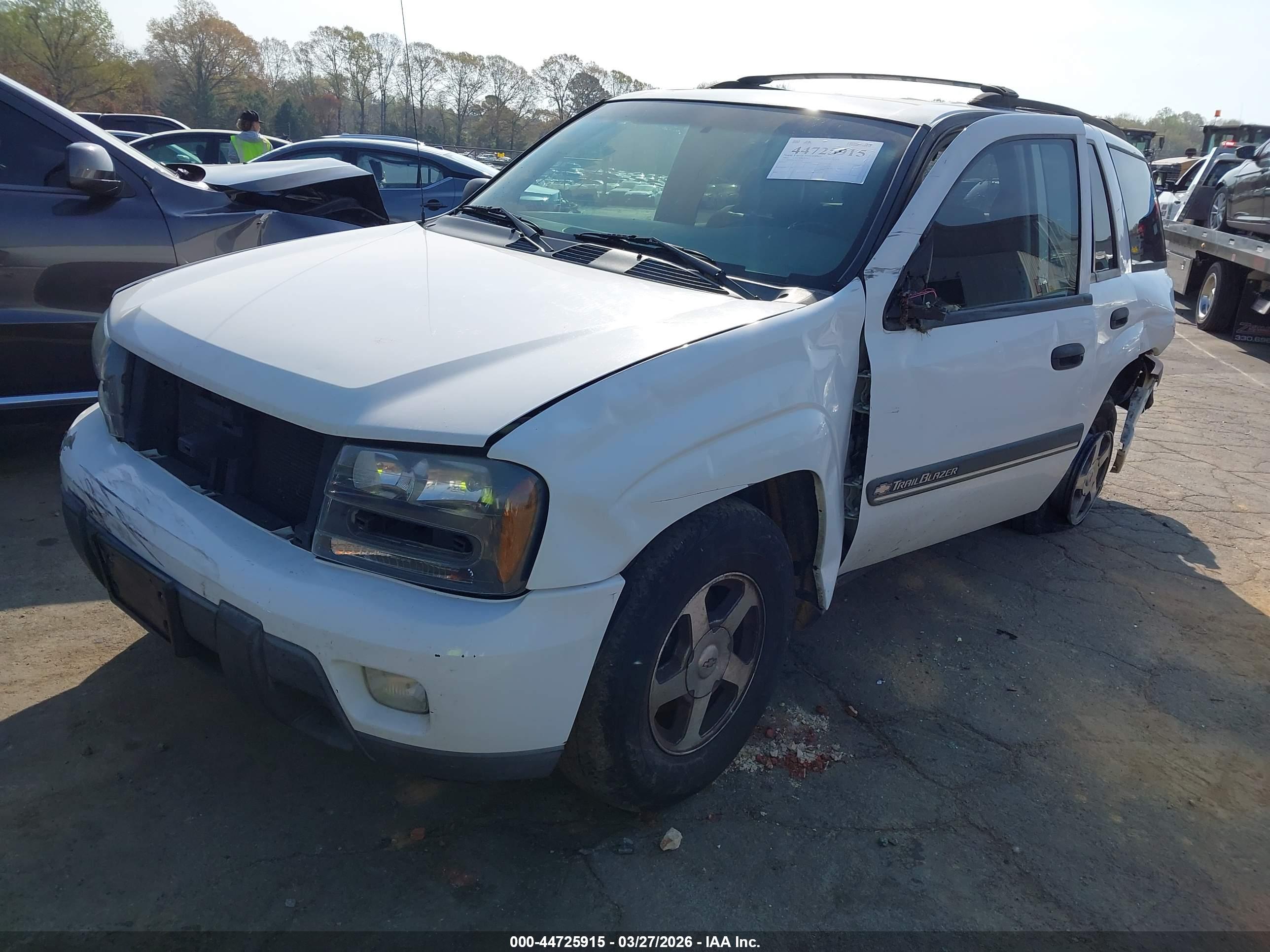 CHEVROLET TRAILBLAZER image 2