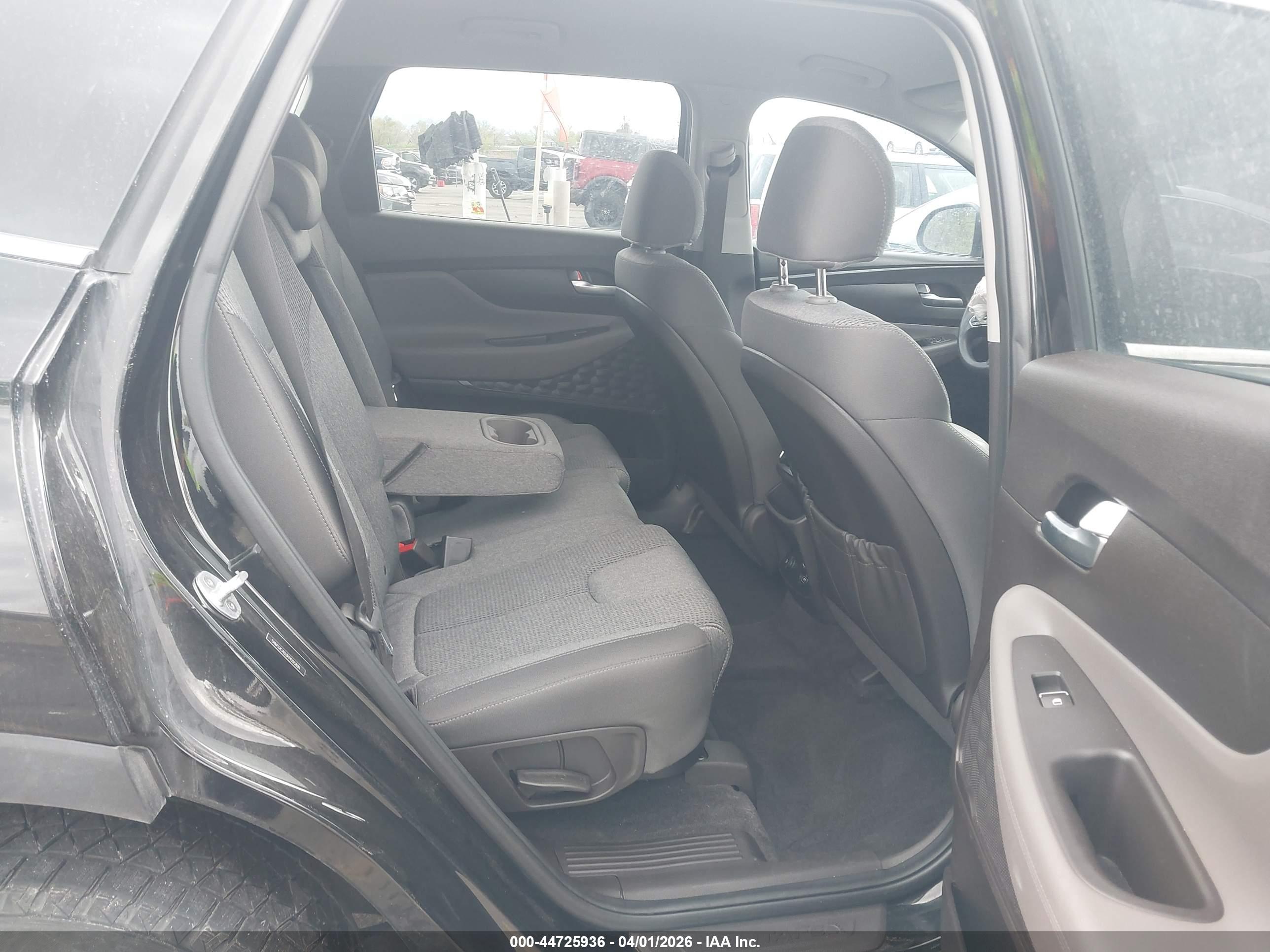 HYUNDAI SANTA image 8