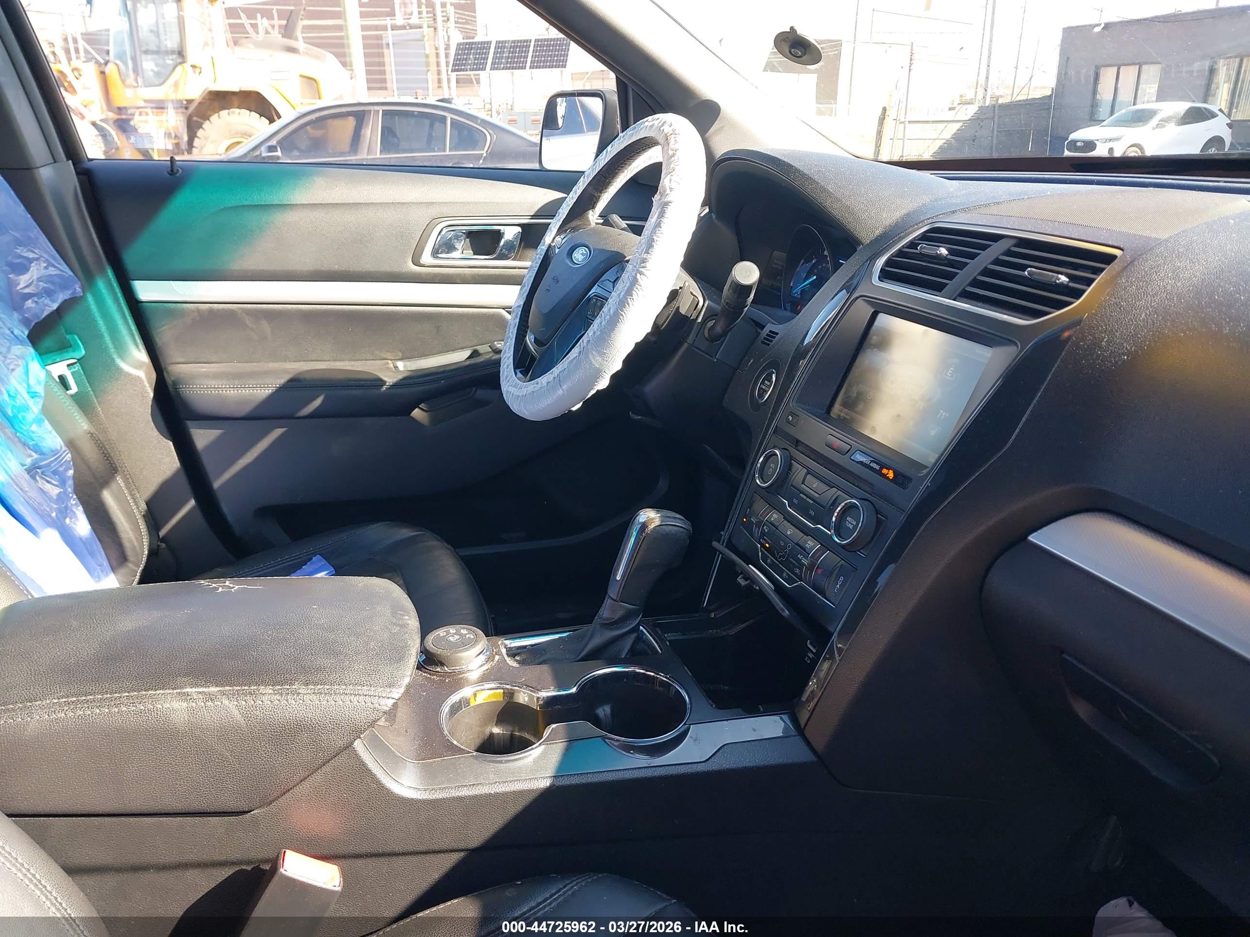 FORD EXPLORER image 5