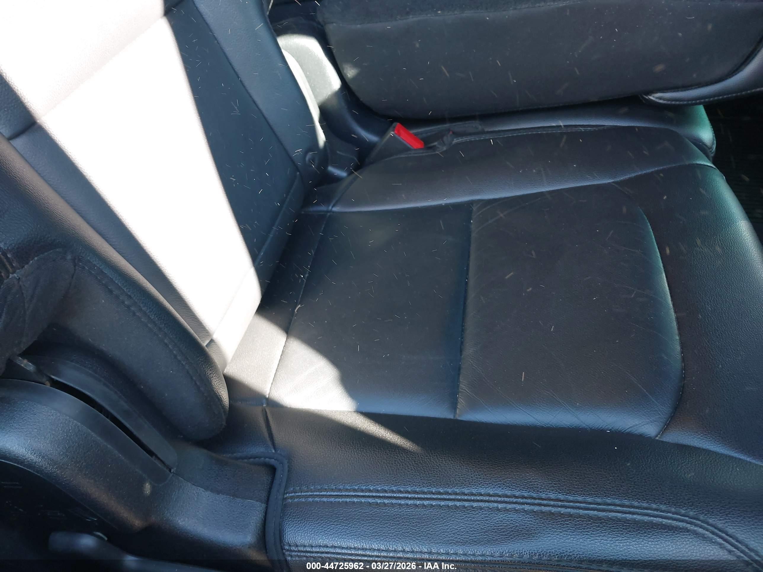 FORD EXPLORER image 8