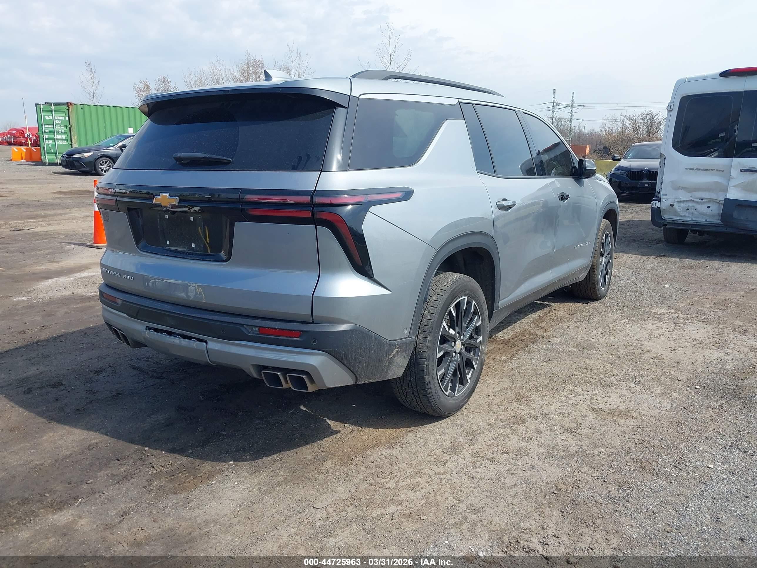 CHEVROLET TRAVERSE image 4