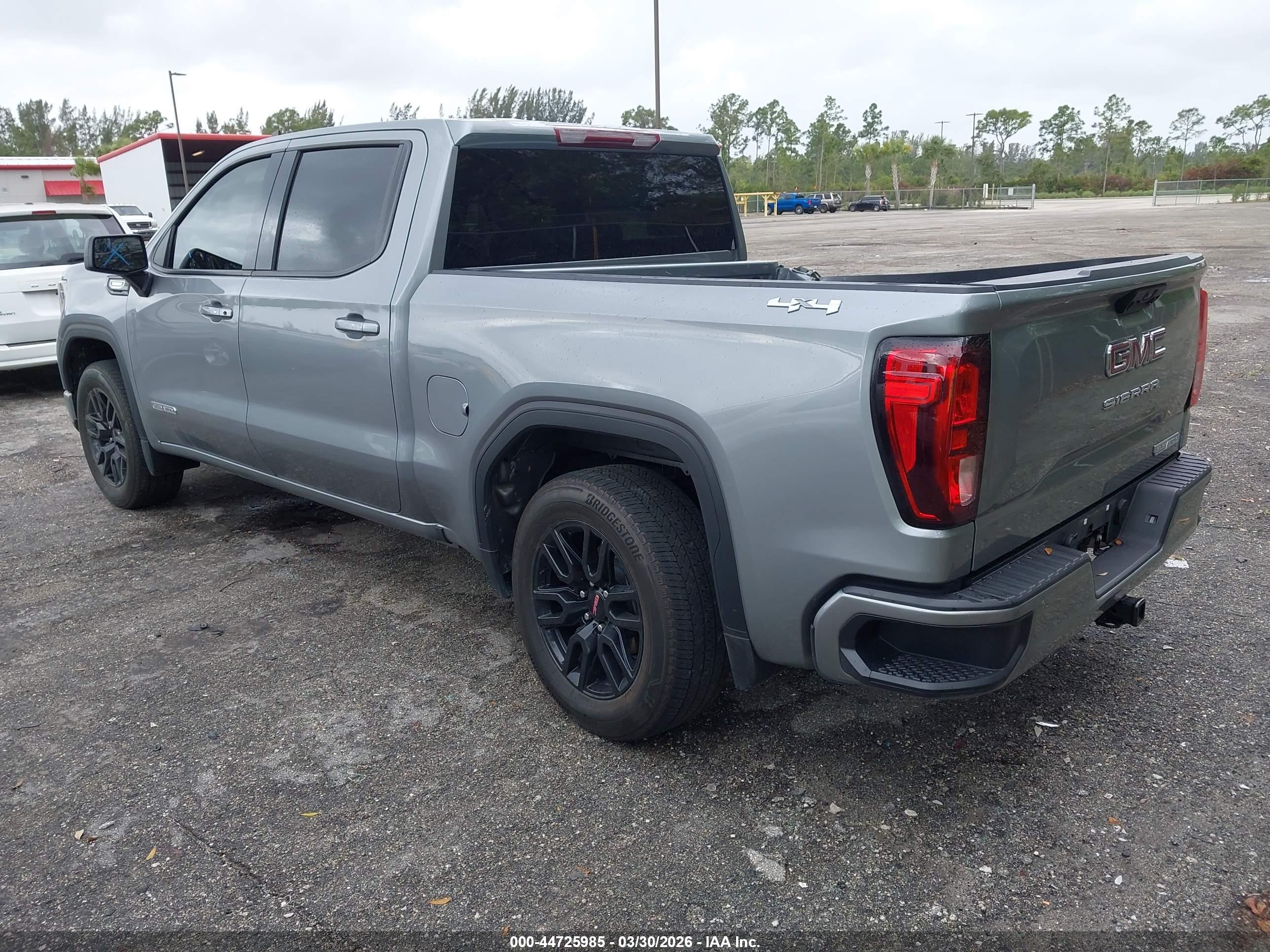 GMC SIERRA image 3
