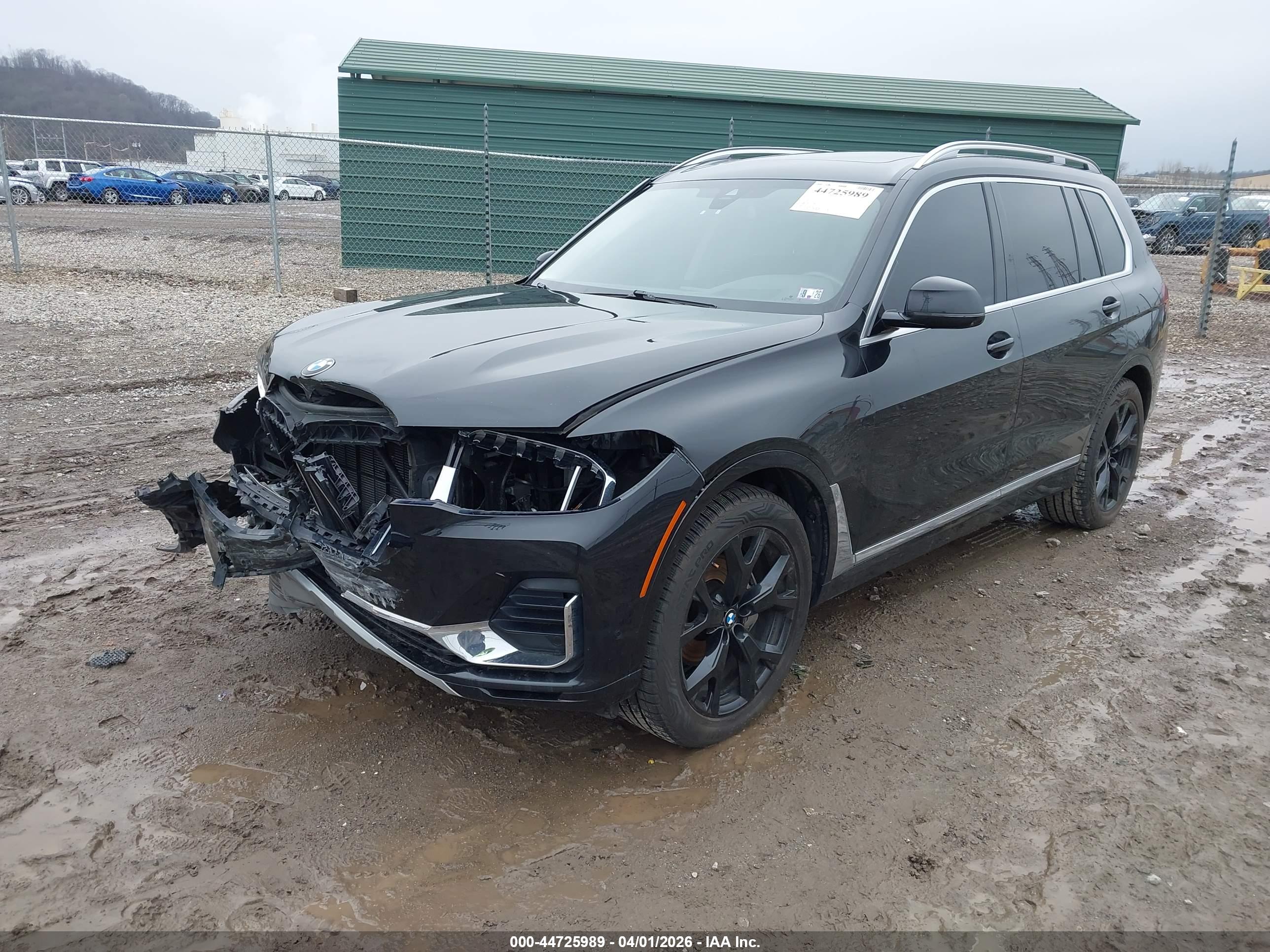BMW X7 image 2