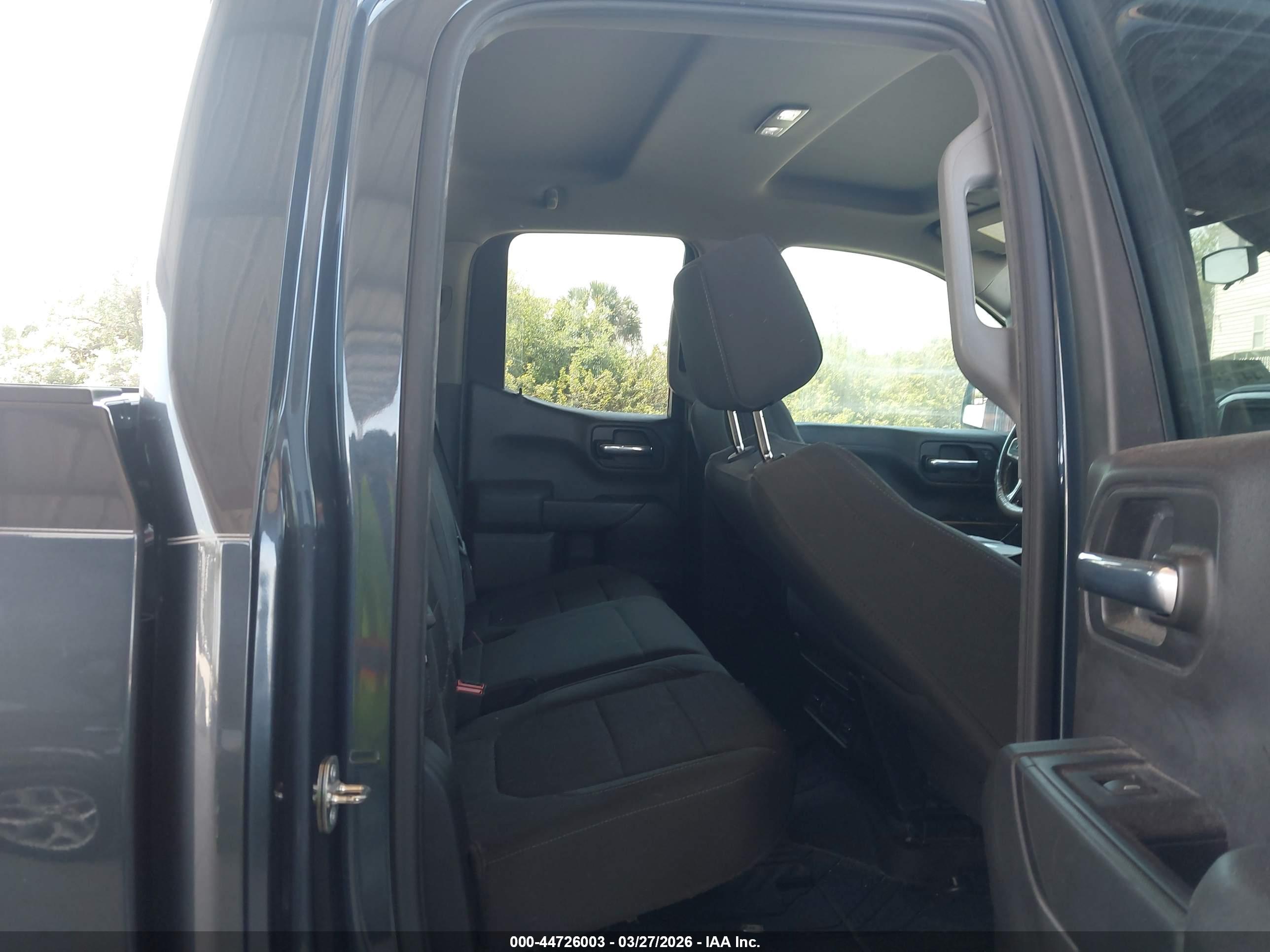 CHEVROLET SILVERADO image 8