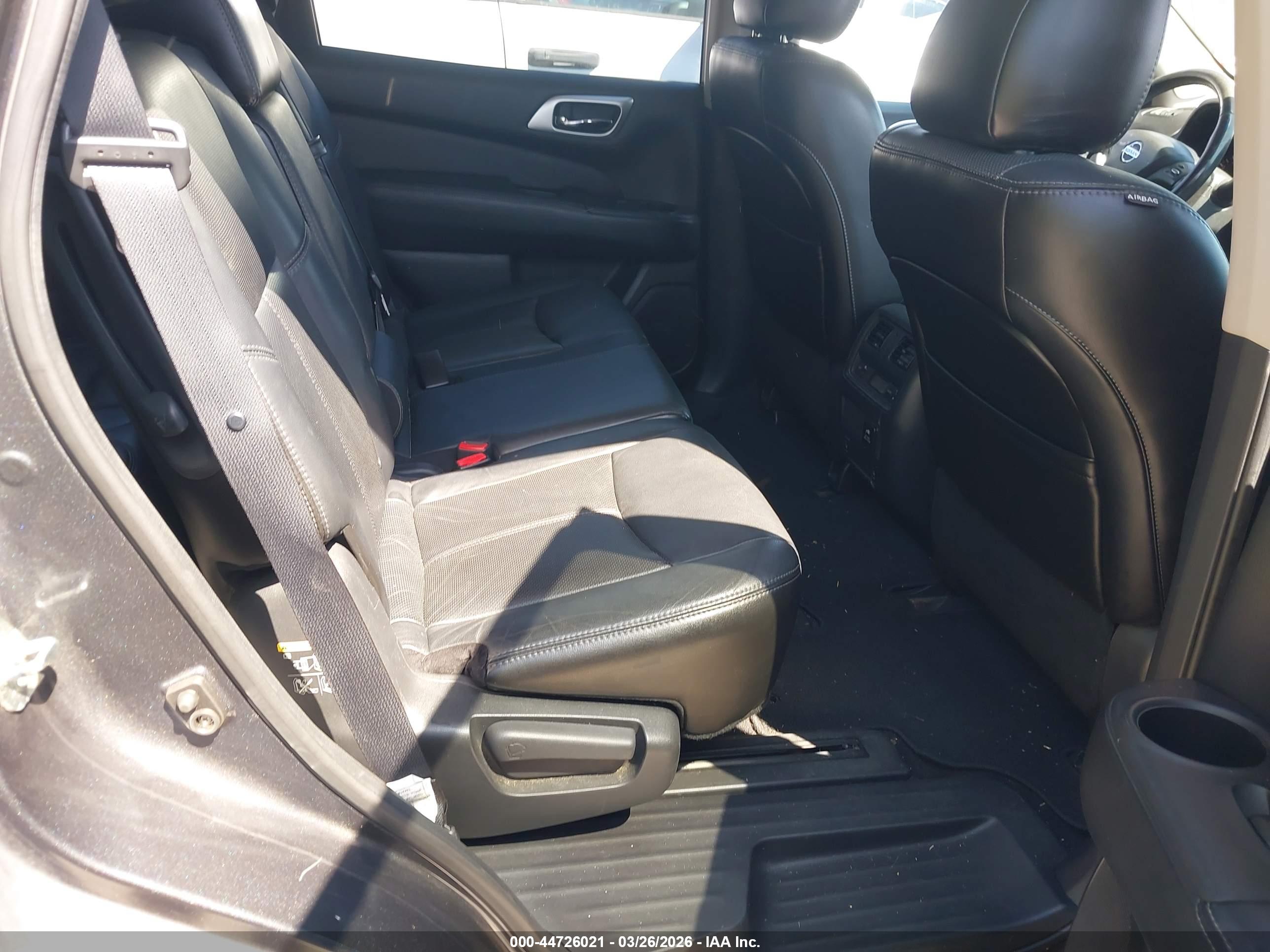NISSAN PATHFINDER image 8