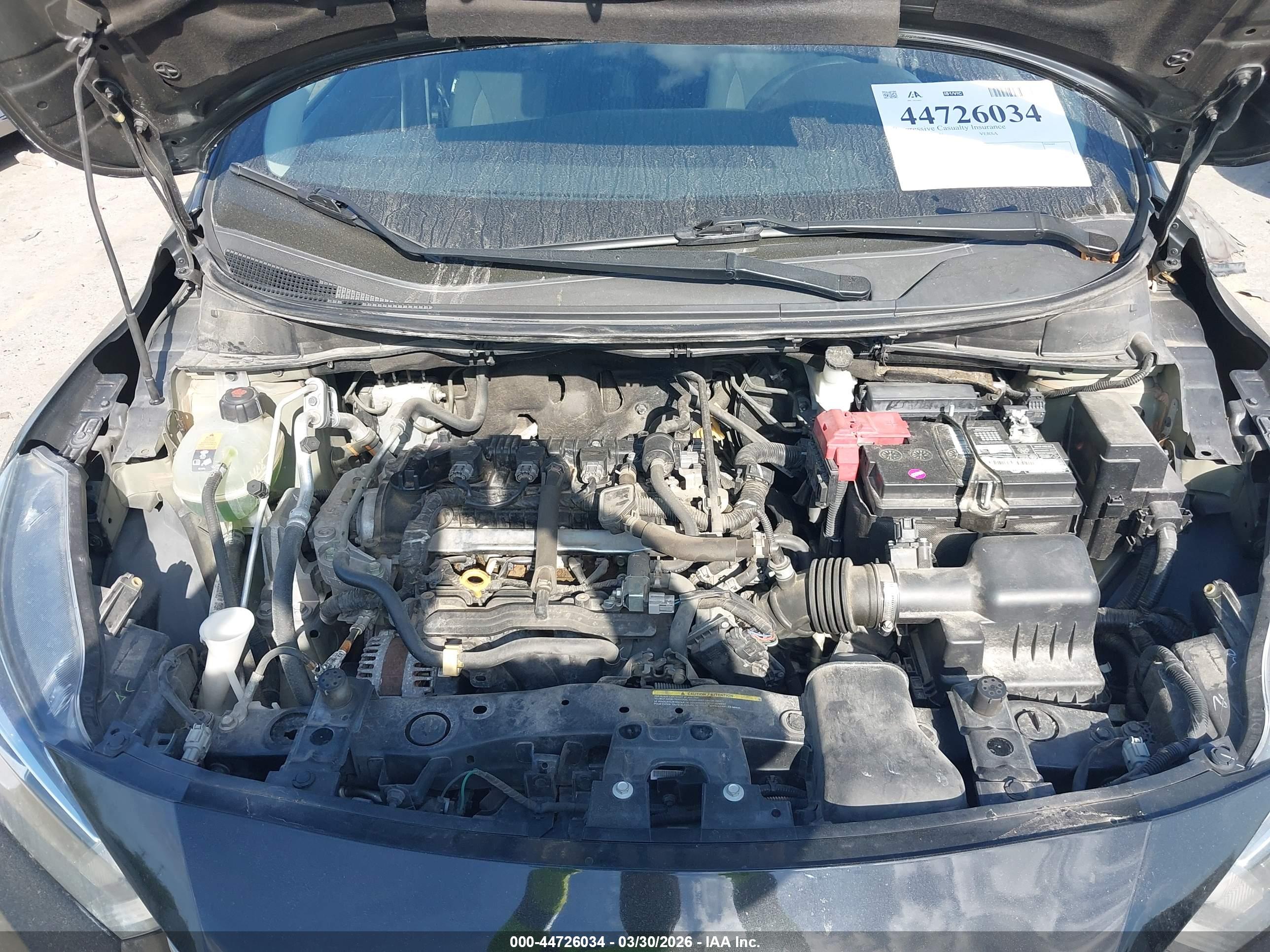 NISSAN VERSA image 10